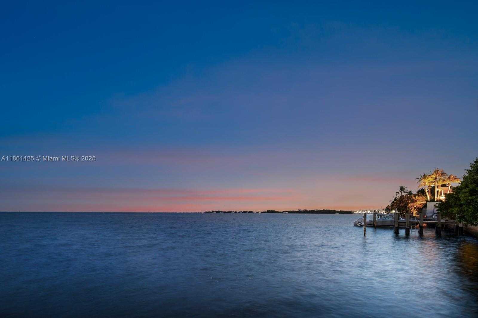 Small Image of 1840 SOUTH BAYSHORE LN, Miami Number 87