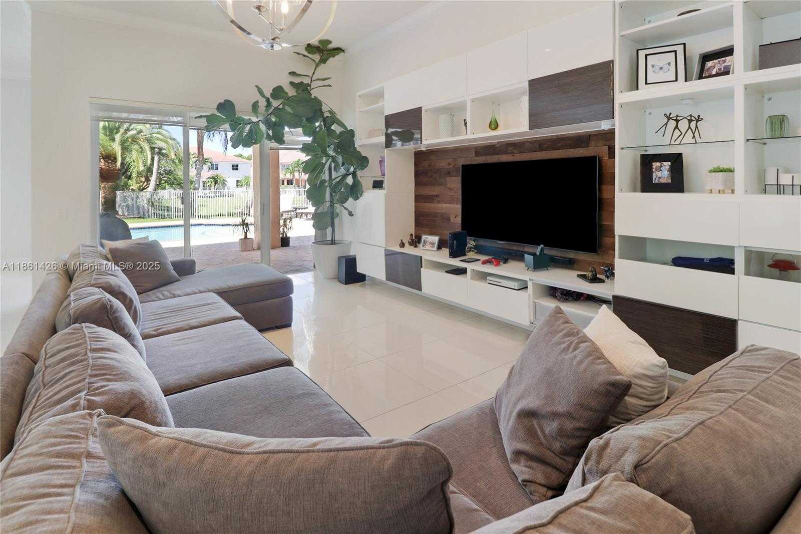 Small Image of 1600 BLUE JAY CIR, Weston Number 13