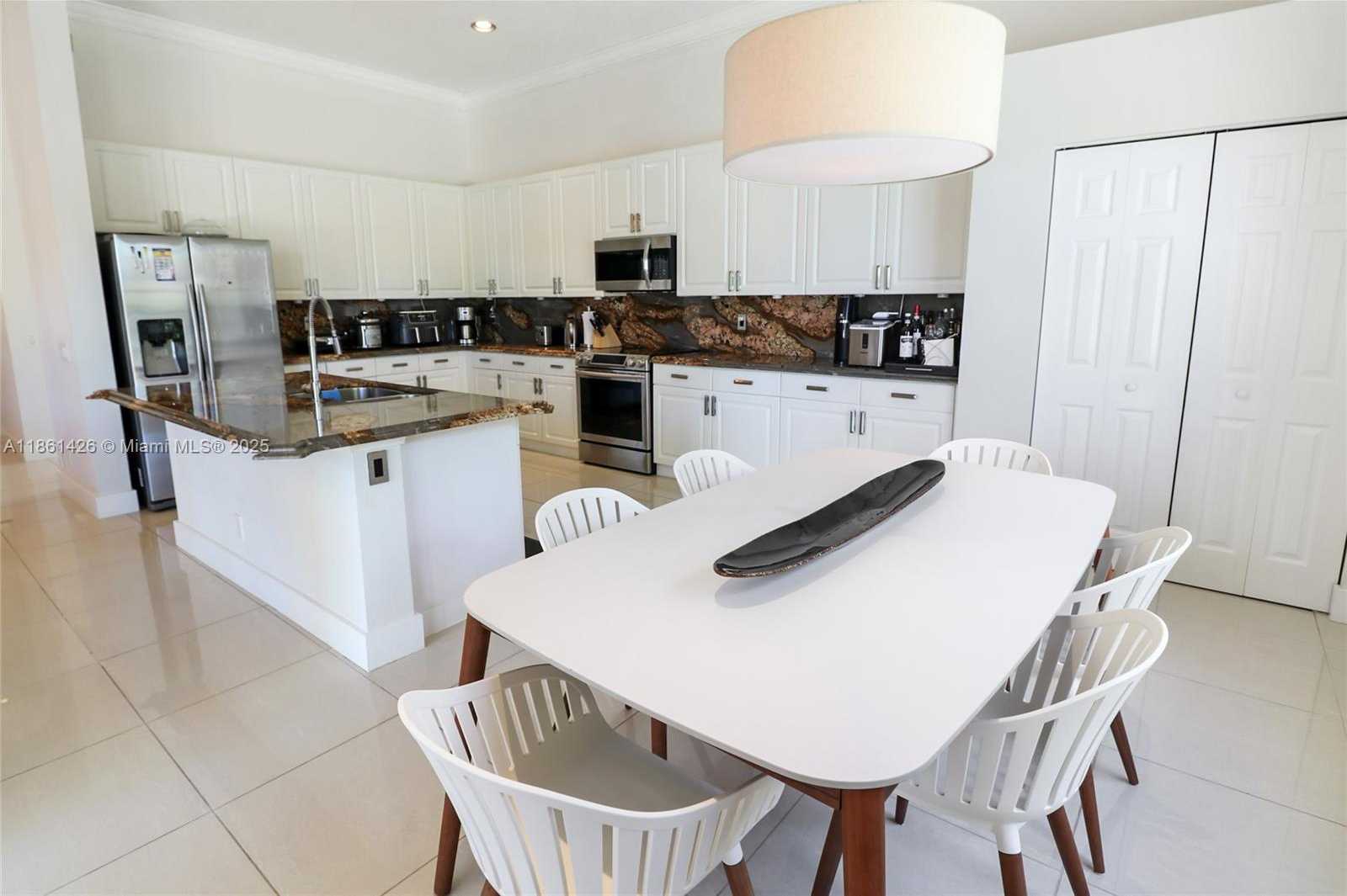 Small Image of 1600 BLUE JAY CIR, Weston Number 16