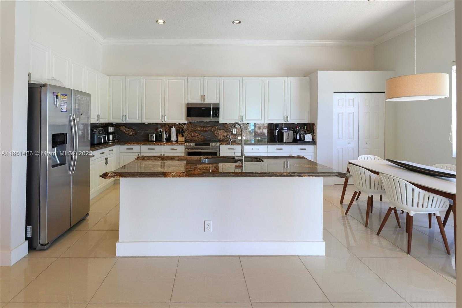 Small Image of 1600 BLUE JAY CIR, Weston Number 17