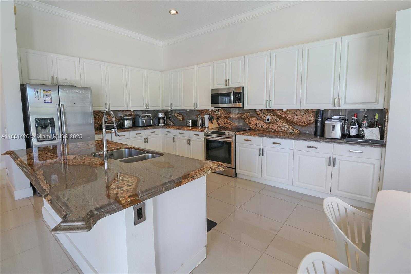 Small Image of 1600 BLUE JAY CIR, Weston Number 18