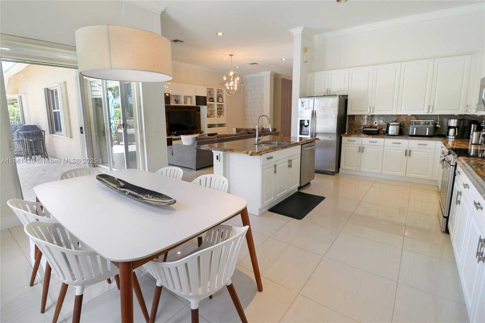 Small Image of 1600 BLUE JAY CIR, Weston Number 19