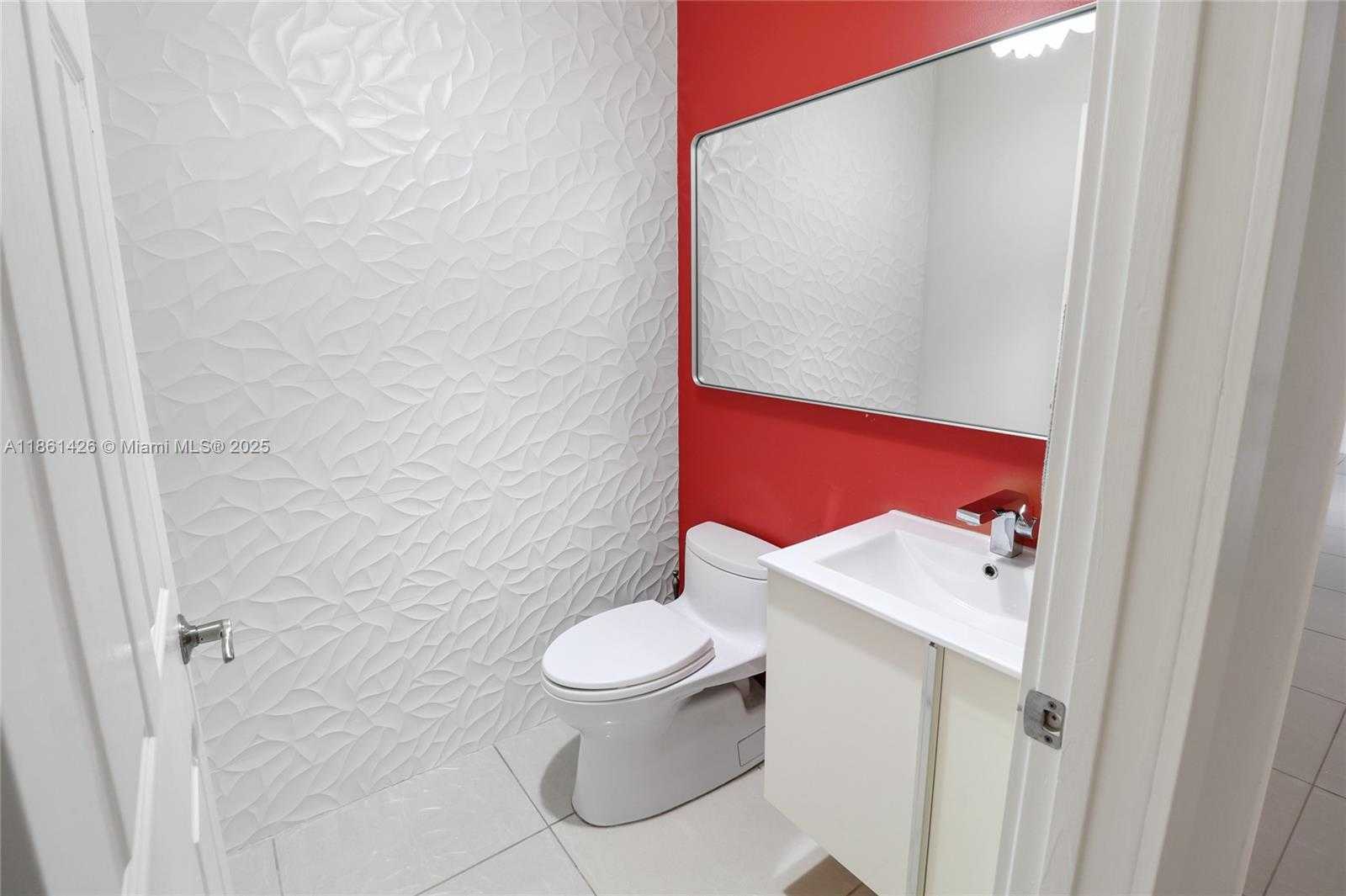 Small Image of 1600 BLUE JAY CIR, Weston Number 20