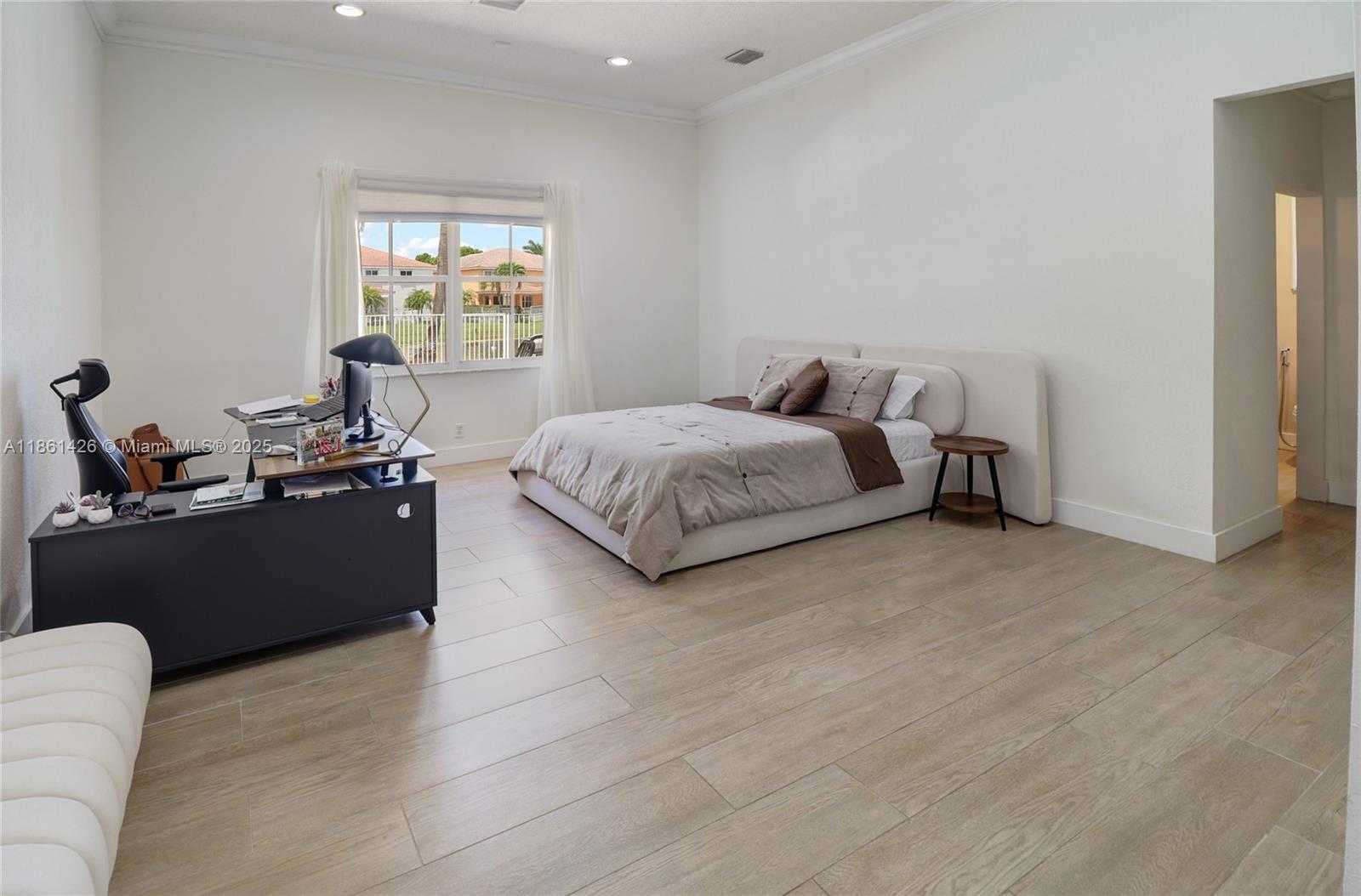 Small Image of 1600 BLUE JAY CIR, Weston Number 21