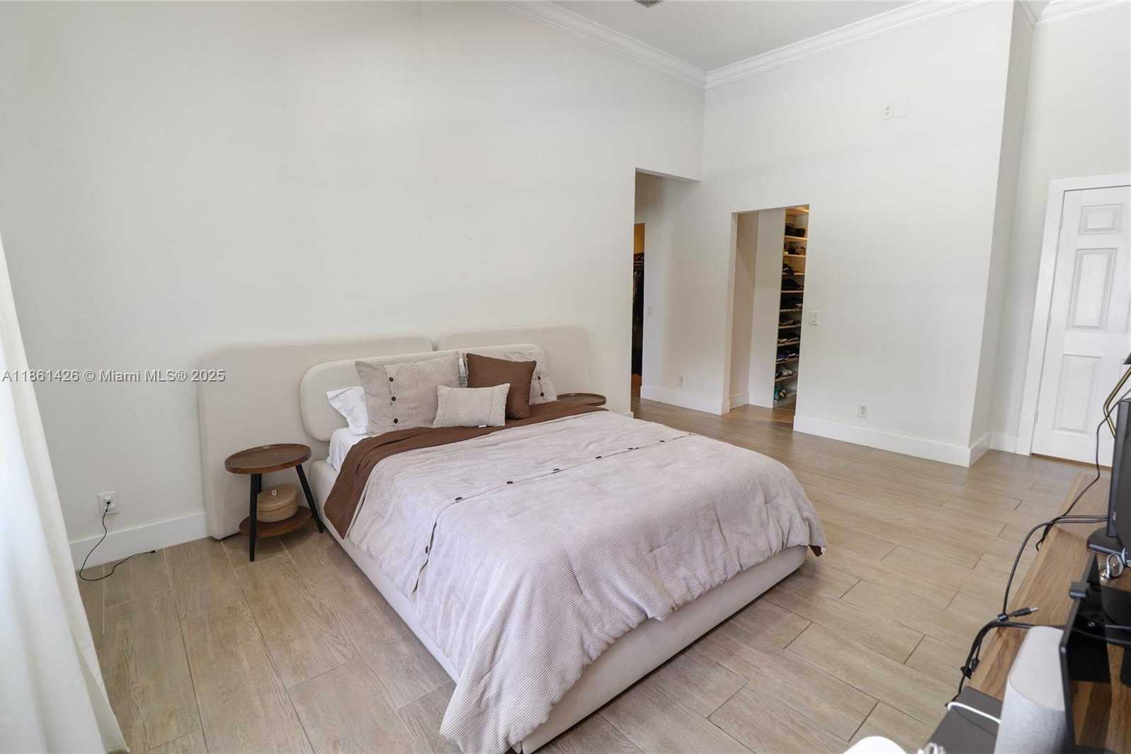 Small Image of 1600 BLUE JAY CIR, Weston Number 22