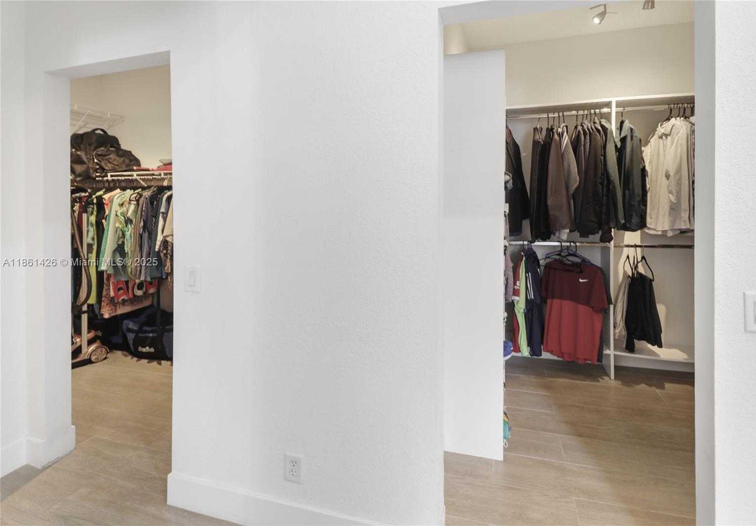 Small Image of 1600 BLUE JAY CIR, Weston Number 23