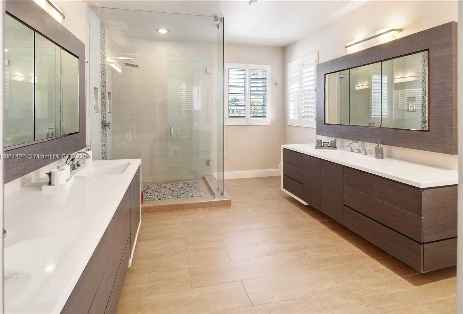 Small Image of 1600 BLUE JAY CIR, Weston Number 24