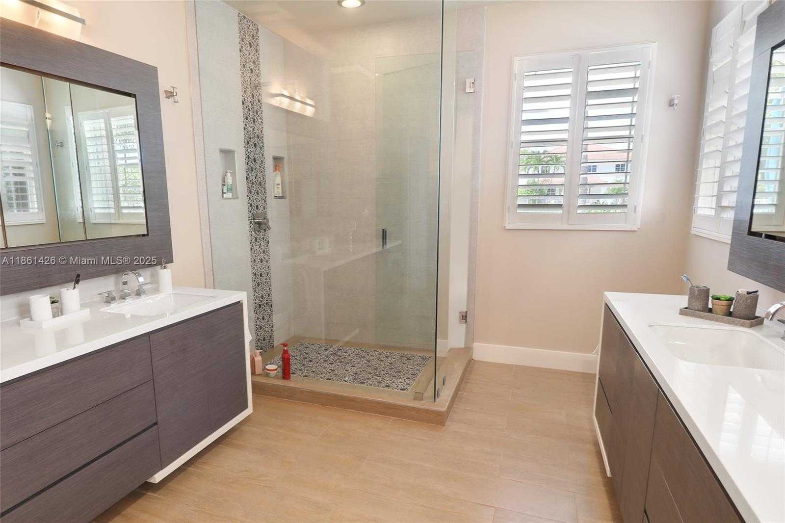 Small Image of 1600 BLUE JAY CIR, Weston Number 25