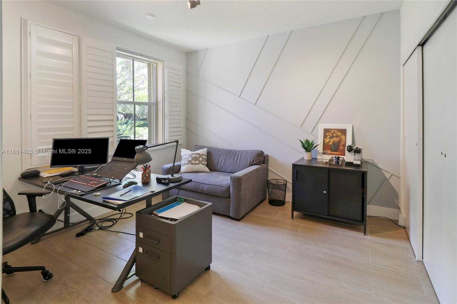 Small Image of 1600 BLUE JAY CIR, Weston Number 26