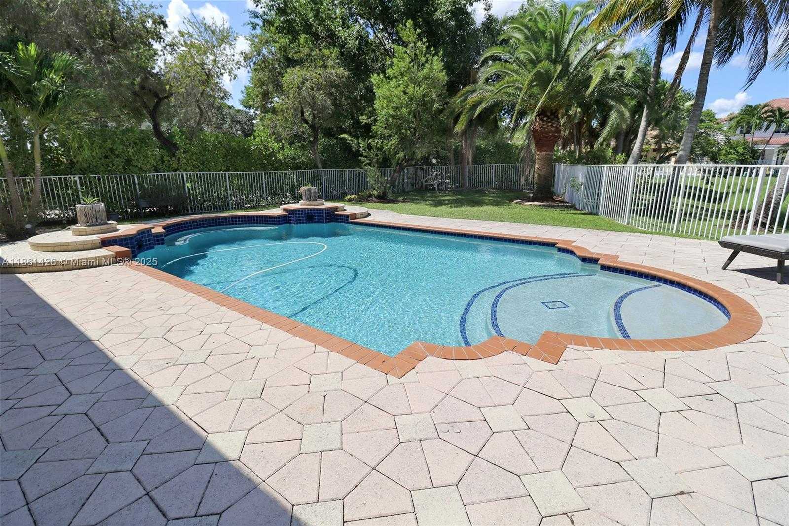 Small Image of 1600 BLUE JAY CIR, Weston Number 35