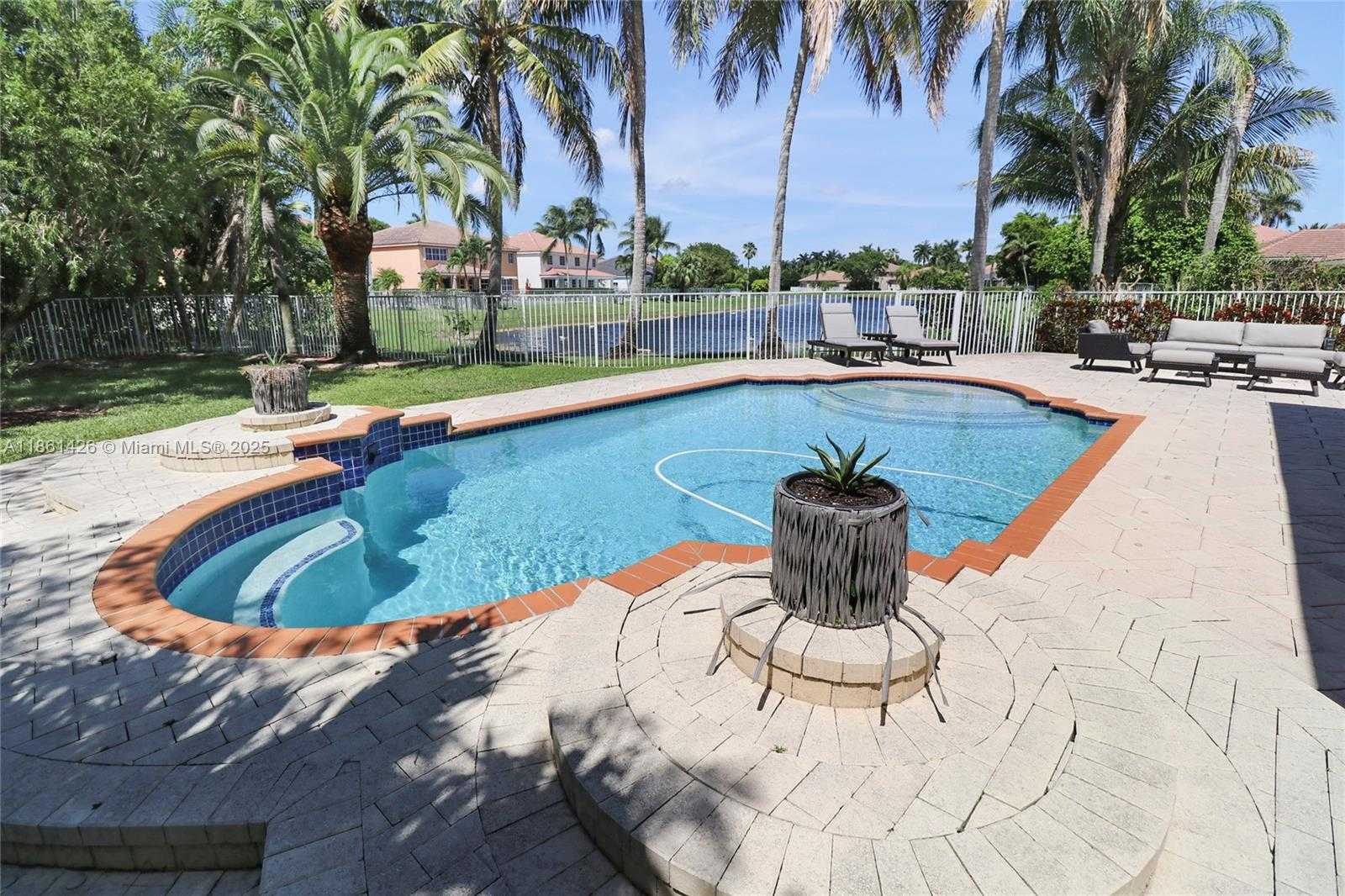 Small Image of 1600 BLUE JAY CIR, Weston Number 36