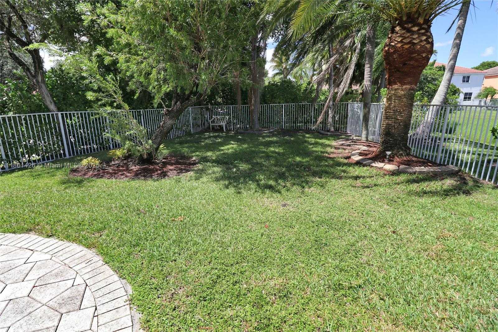 Small Image of 1600 BLUE JAY CIR, Weston Number 38