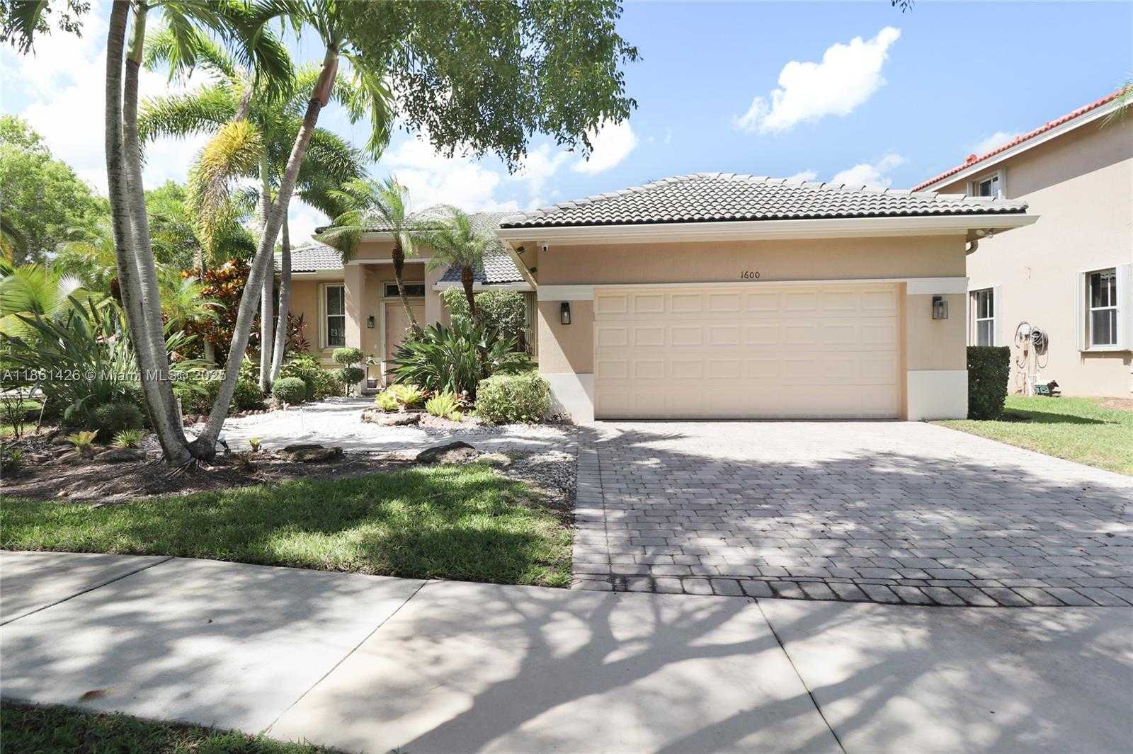 Small Image of 1600 BLUE JAY CIR, Weston Number 4