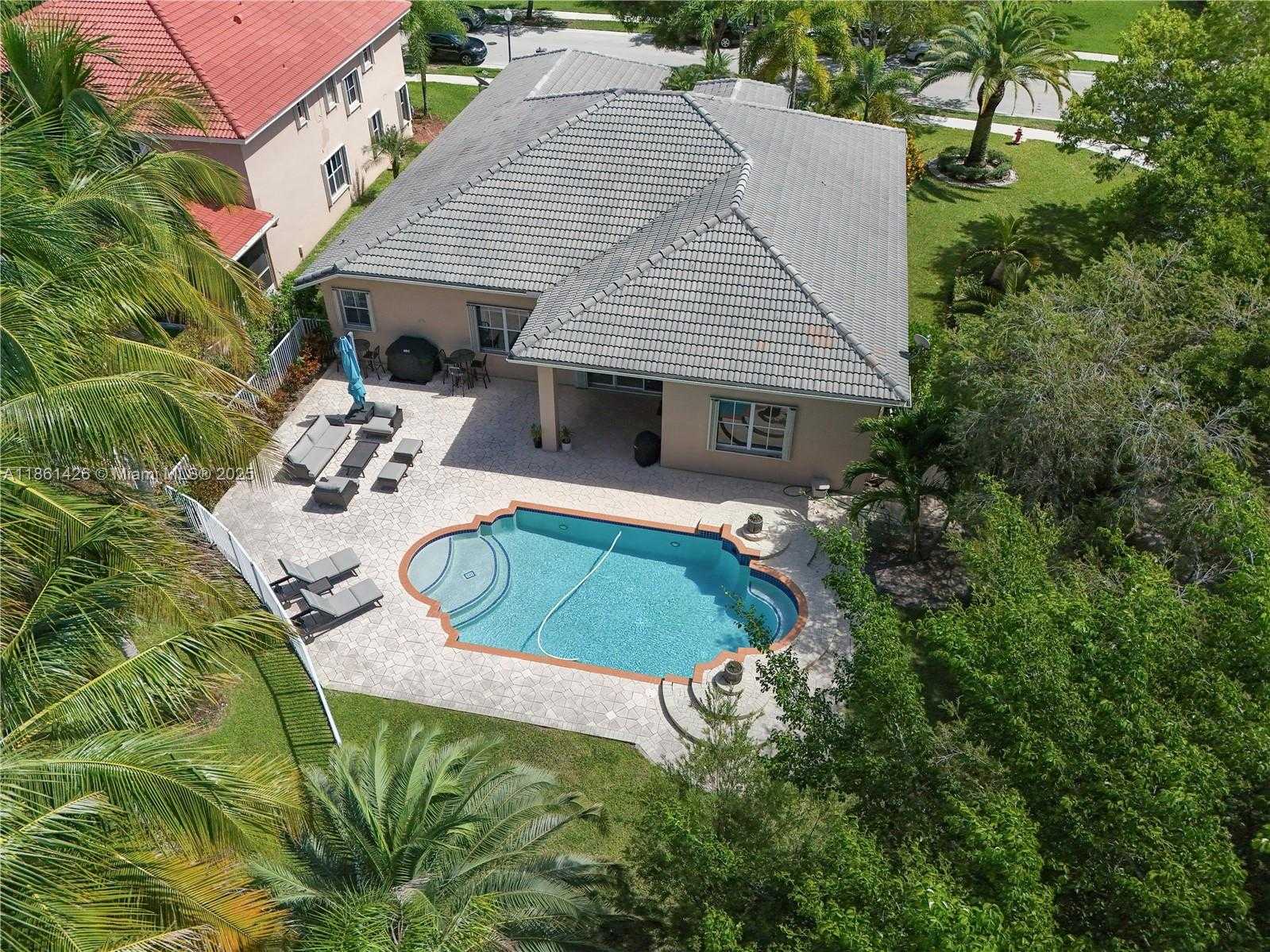 Small Image of 1600 BLUE JAY CIR, Weston Number 43
