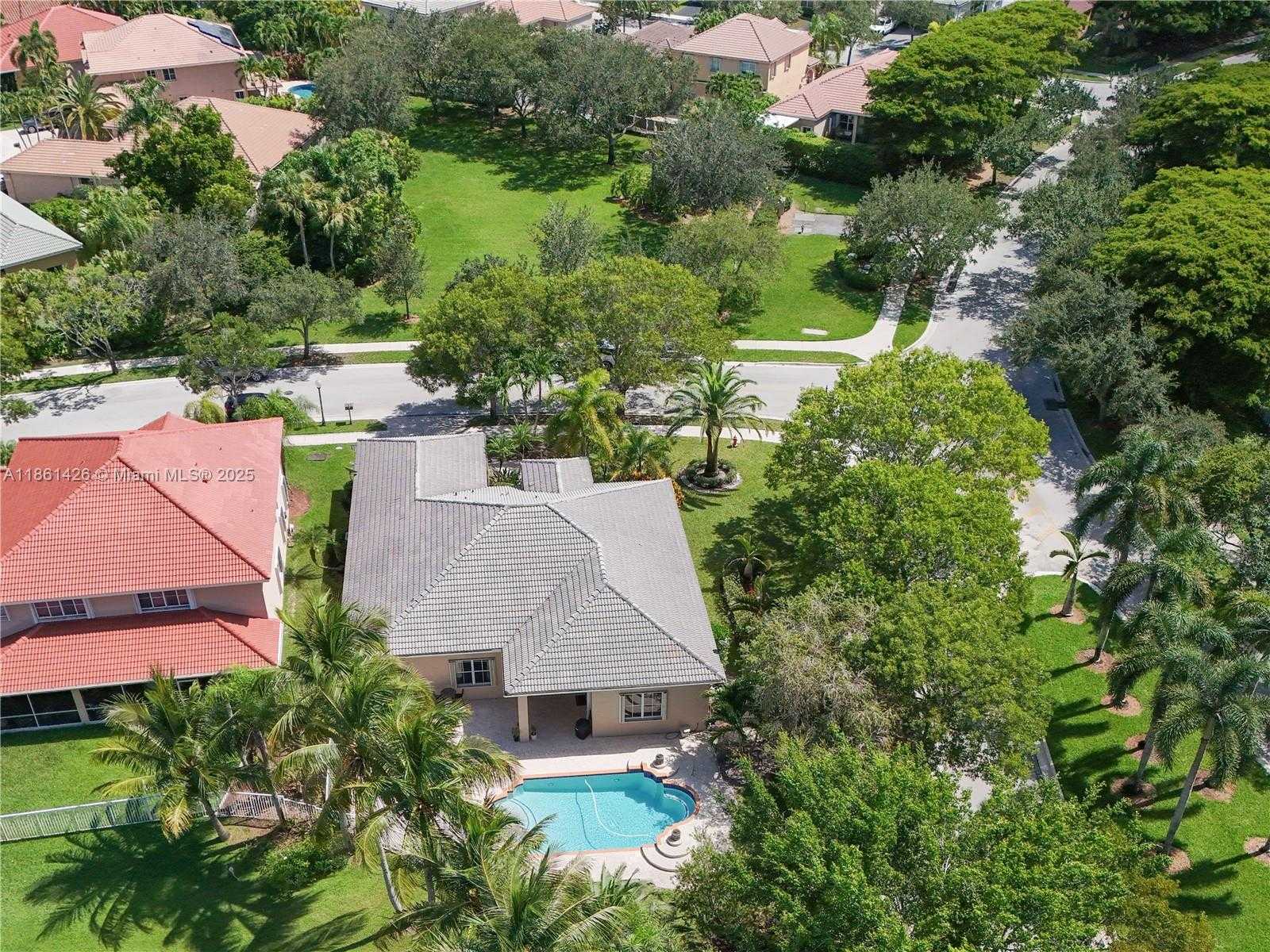 Small Image of 1600 BLUE JAY CIR, Weston Number 44