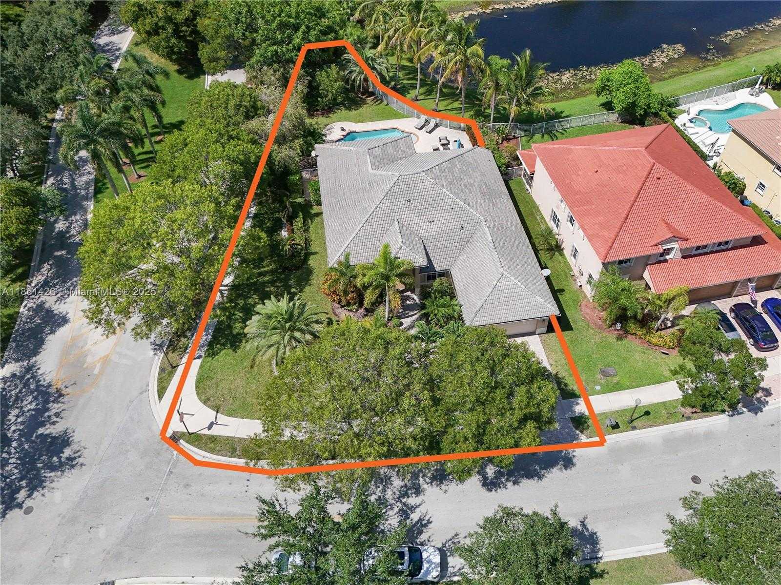 Small Image of 1600 BLUE JAY CIR, Weston Number 47