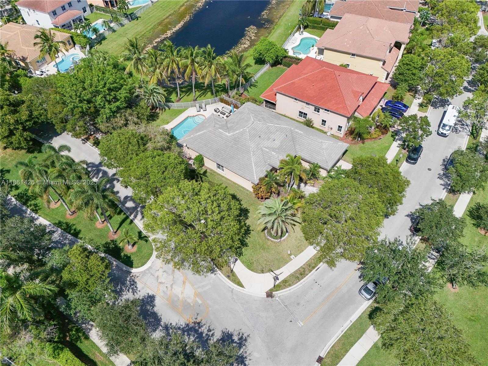 Small Image of 1600 BLUE JAY CIR, Weston Number 49