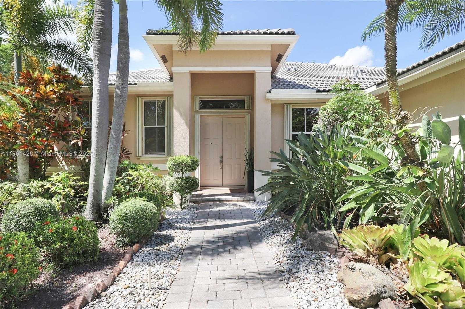 Small Image of 1600 BLUE JAY CIR, Weston Number 5