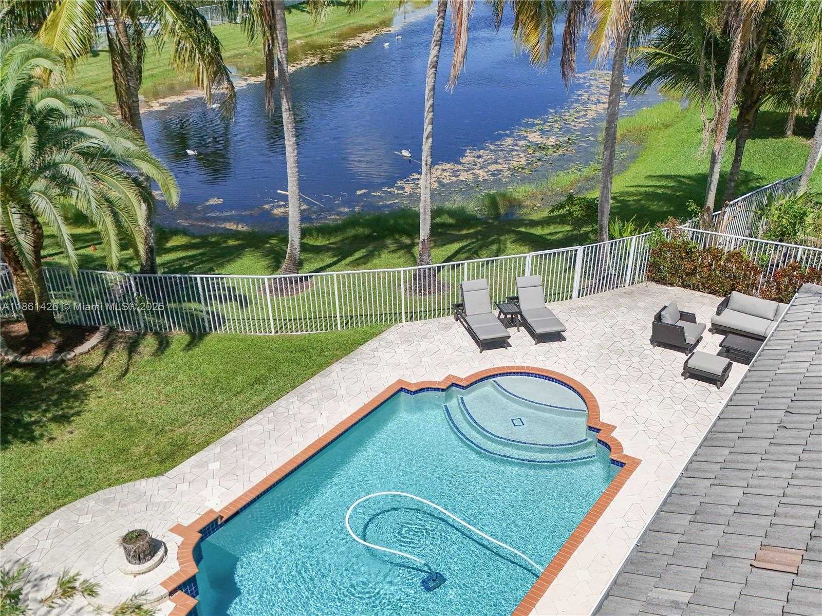 Small Image of 1600 BLUE JAY CIR, Weston Number 50