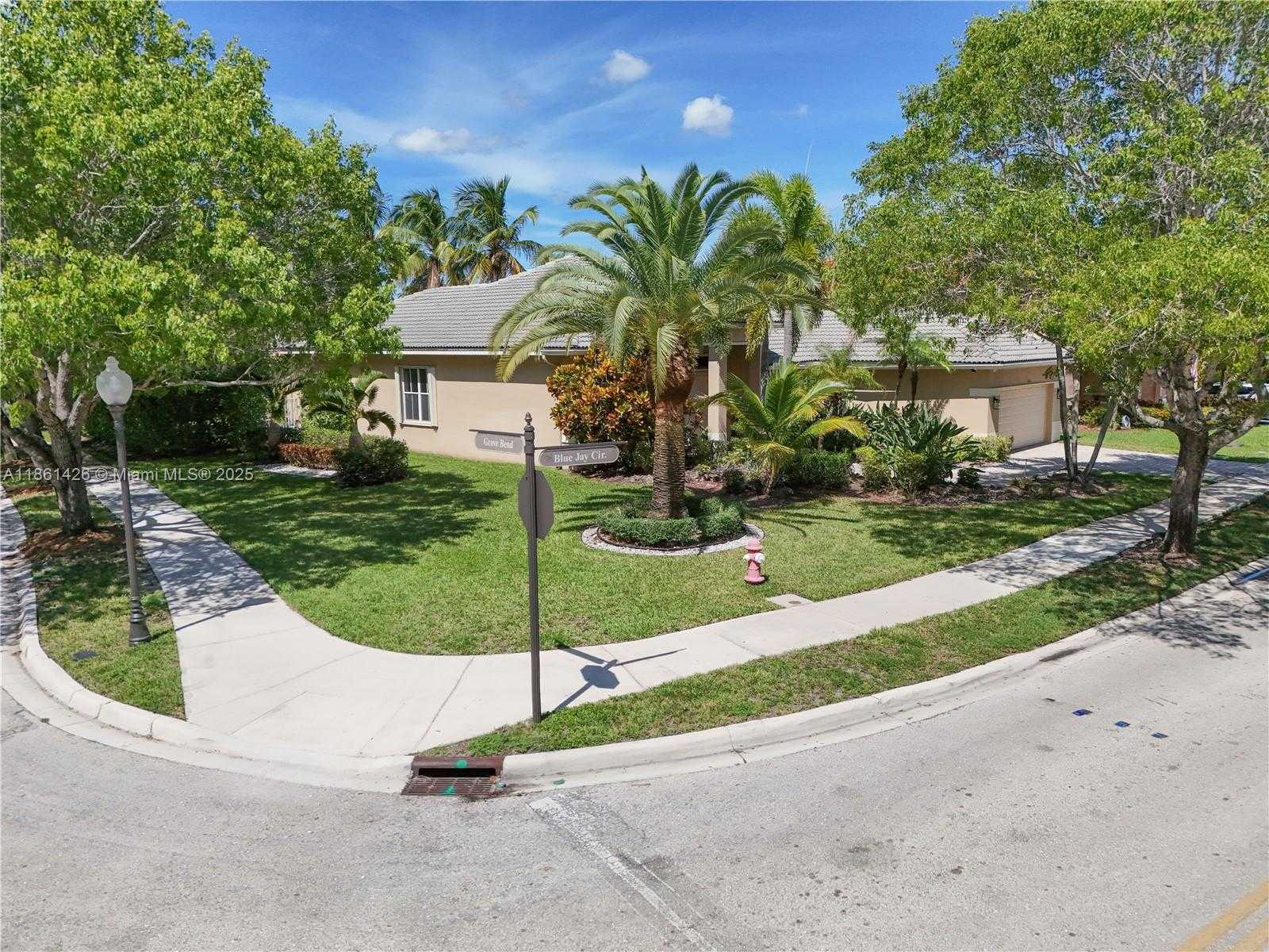 Small Image of 1600 BLUE JAY CIR, Weston Number 52