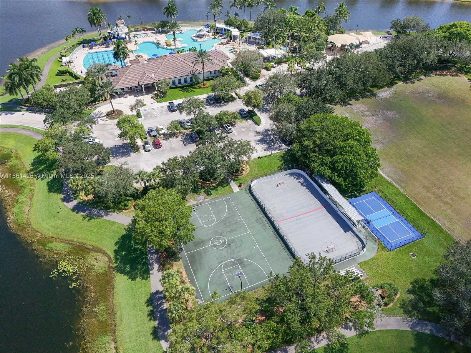 Small Image of 1600 BLUE JAY CIR, Weston Number 55