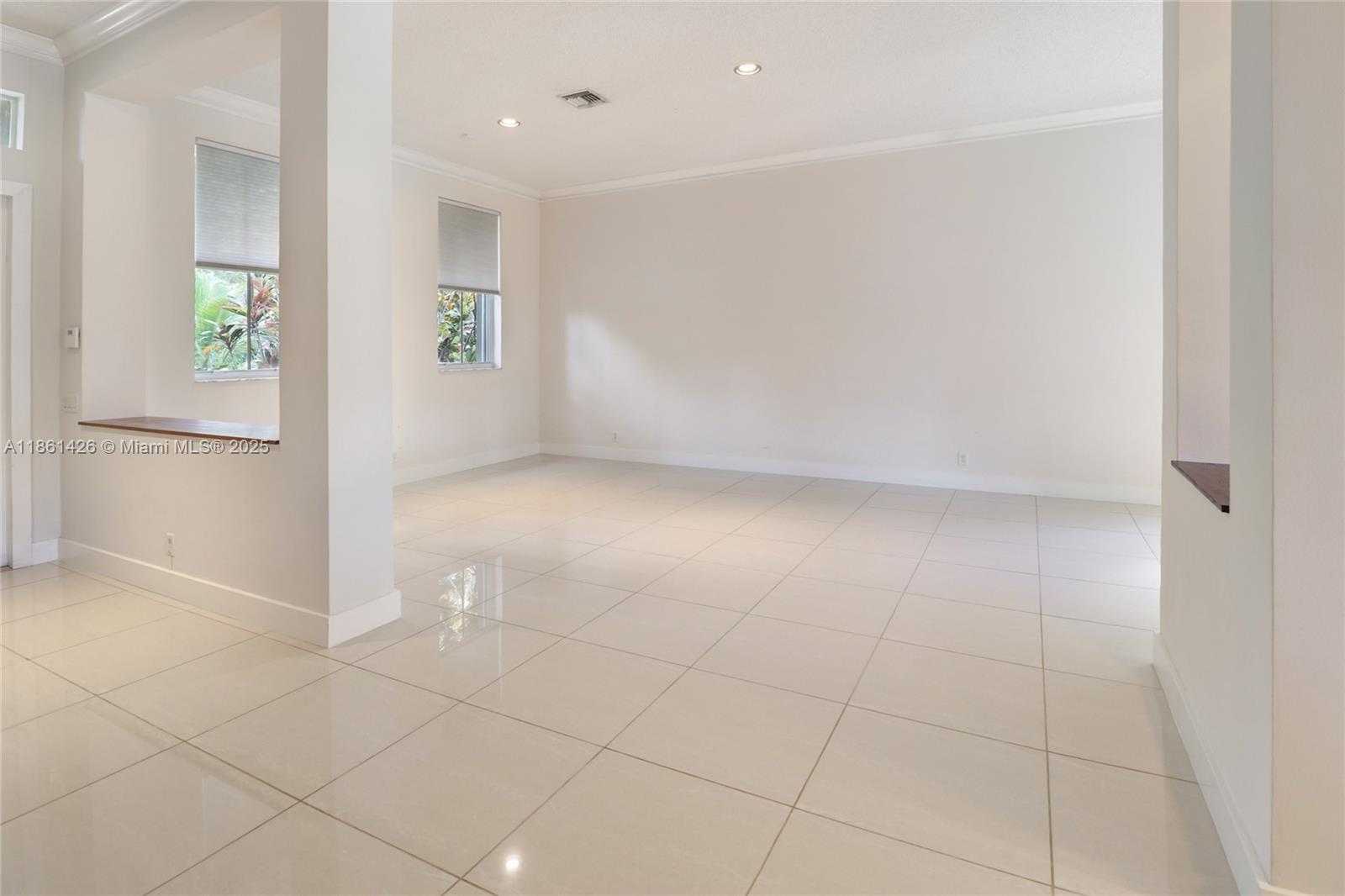 Small Image of 1600 BLUE JAY CIR, Weston Number 7