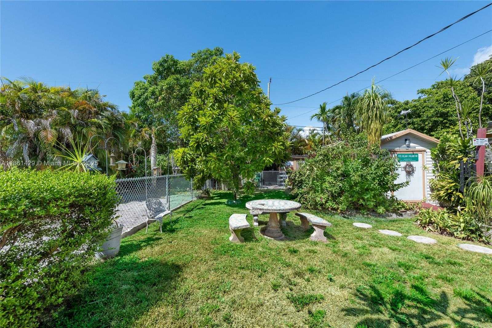 Small Image of 608 SOUTH WEST 26 ROADS, Miami Number 12