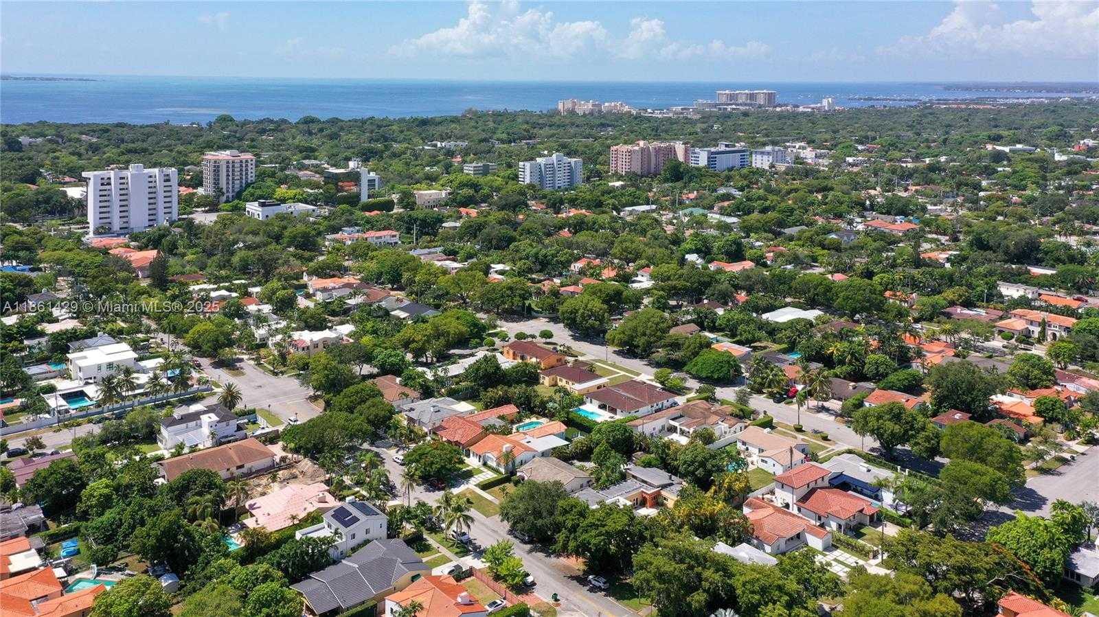 Small Image of 608 SOUTH WEST 26 ROADS, Miami Number 16