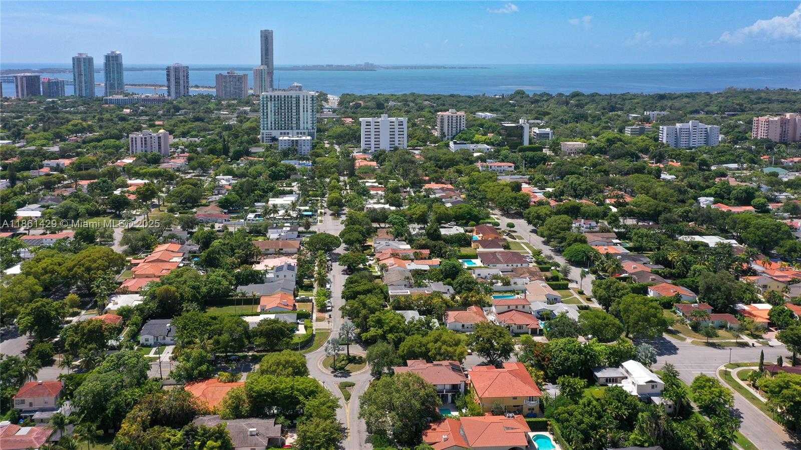 Small Image of 608 SOUTH WEST 26 ROADS, Miami Number 20