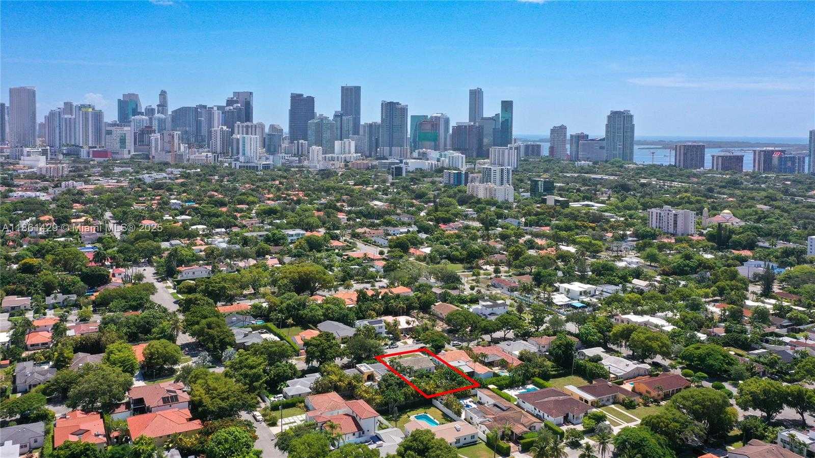 Small Image of 608 SOUTH WEST 26 ROADS, Miami Number 23