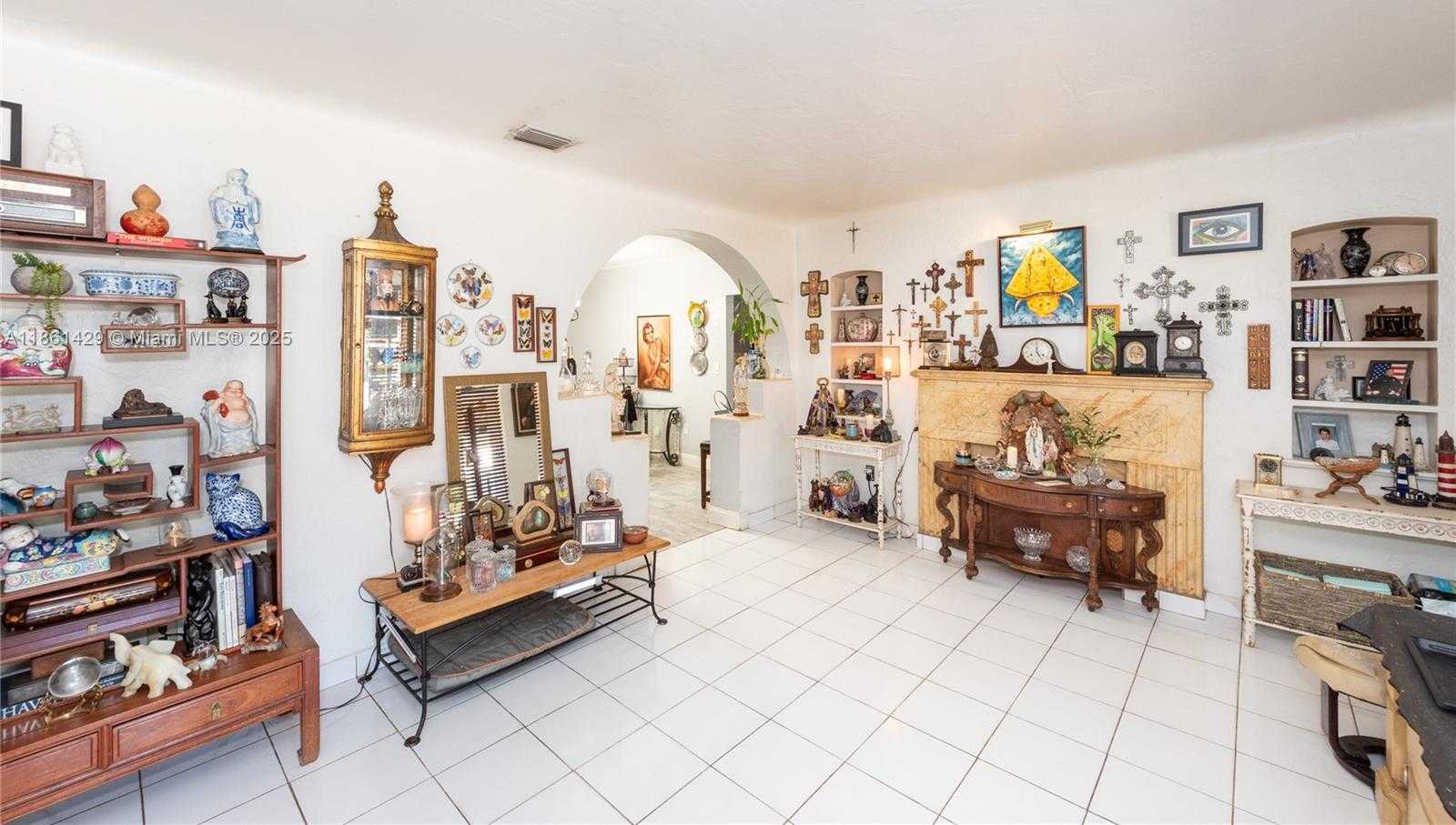 Small Image of 608 SOUTH WEST 26 ROADS, Miami Number 4
