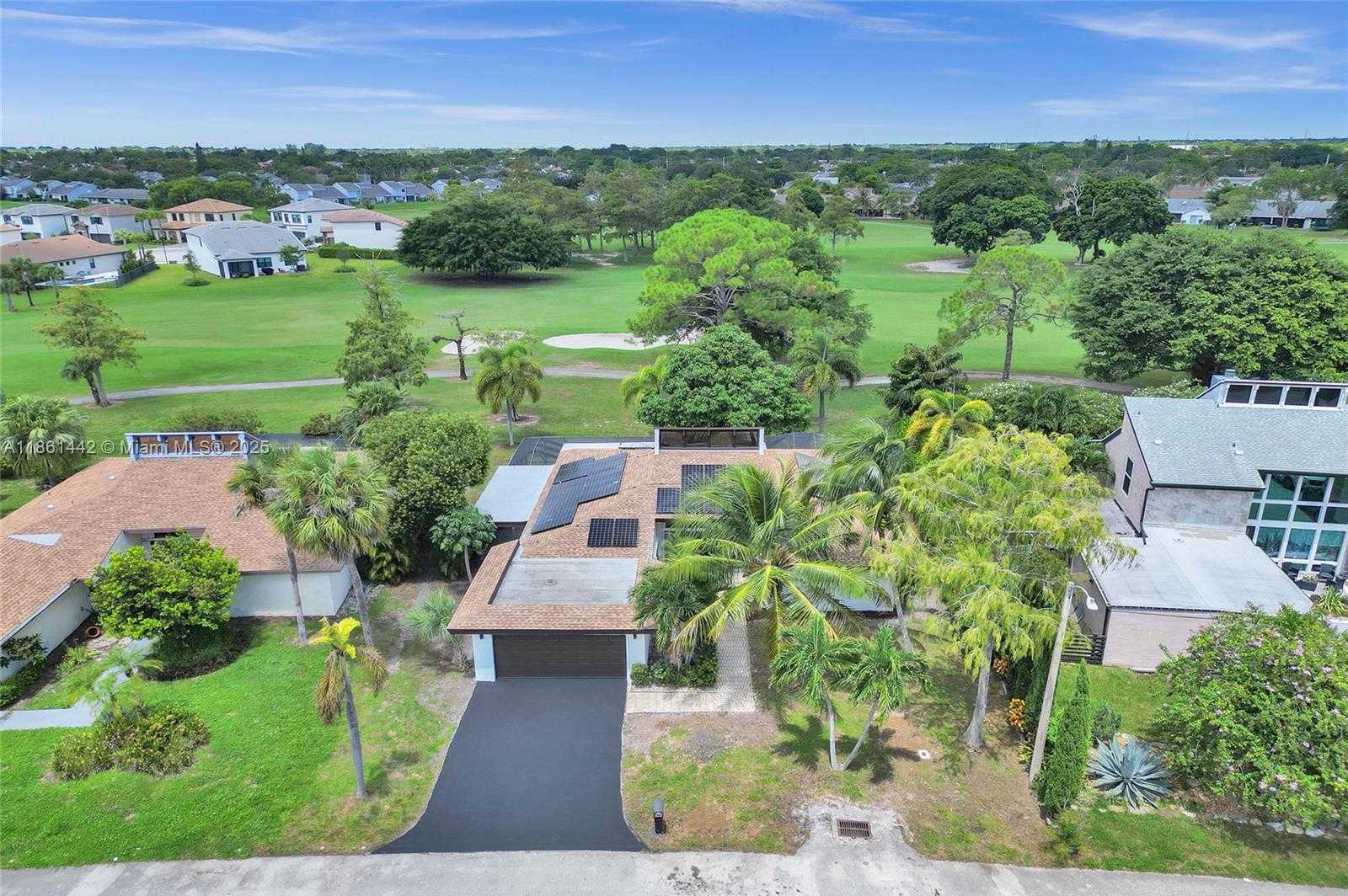 Small Image of 8037 BUTTONWOOD CIR, Tamarac Number 34
