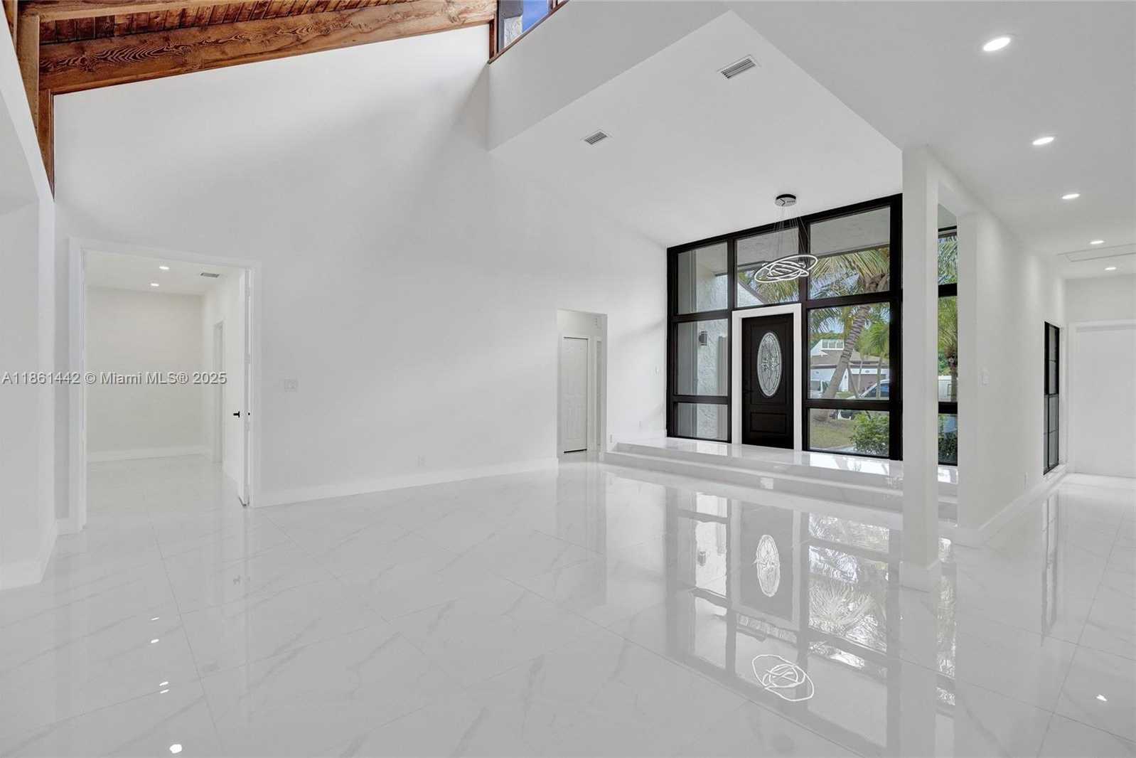 Small Image of 8037 BUTTONWOOD CIR, Tamarac Number 8
