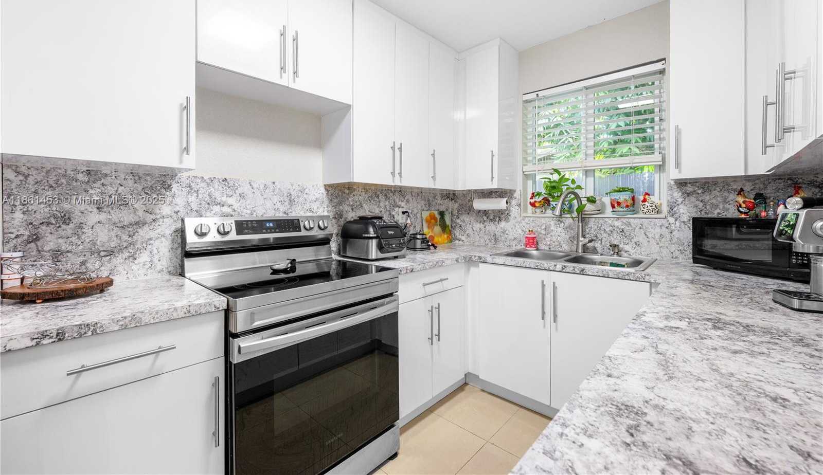 Small Image of 15640 SOUTH WEST 295TH TER, Homestead Number 10