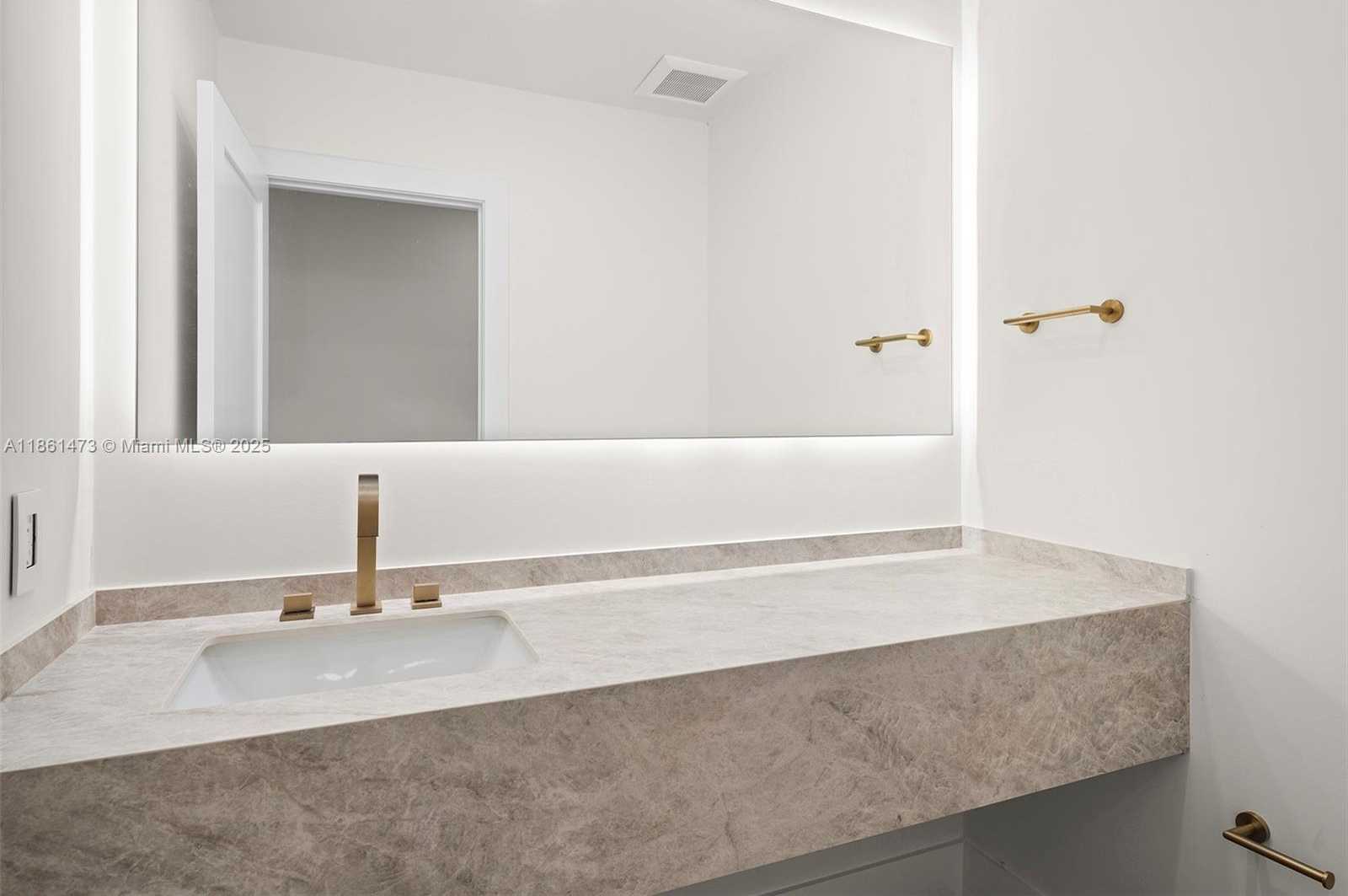 Small Image of 10945 SOUTH WEST 75TH CT, Pinecrest Number 18