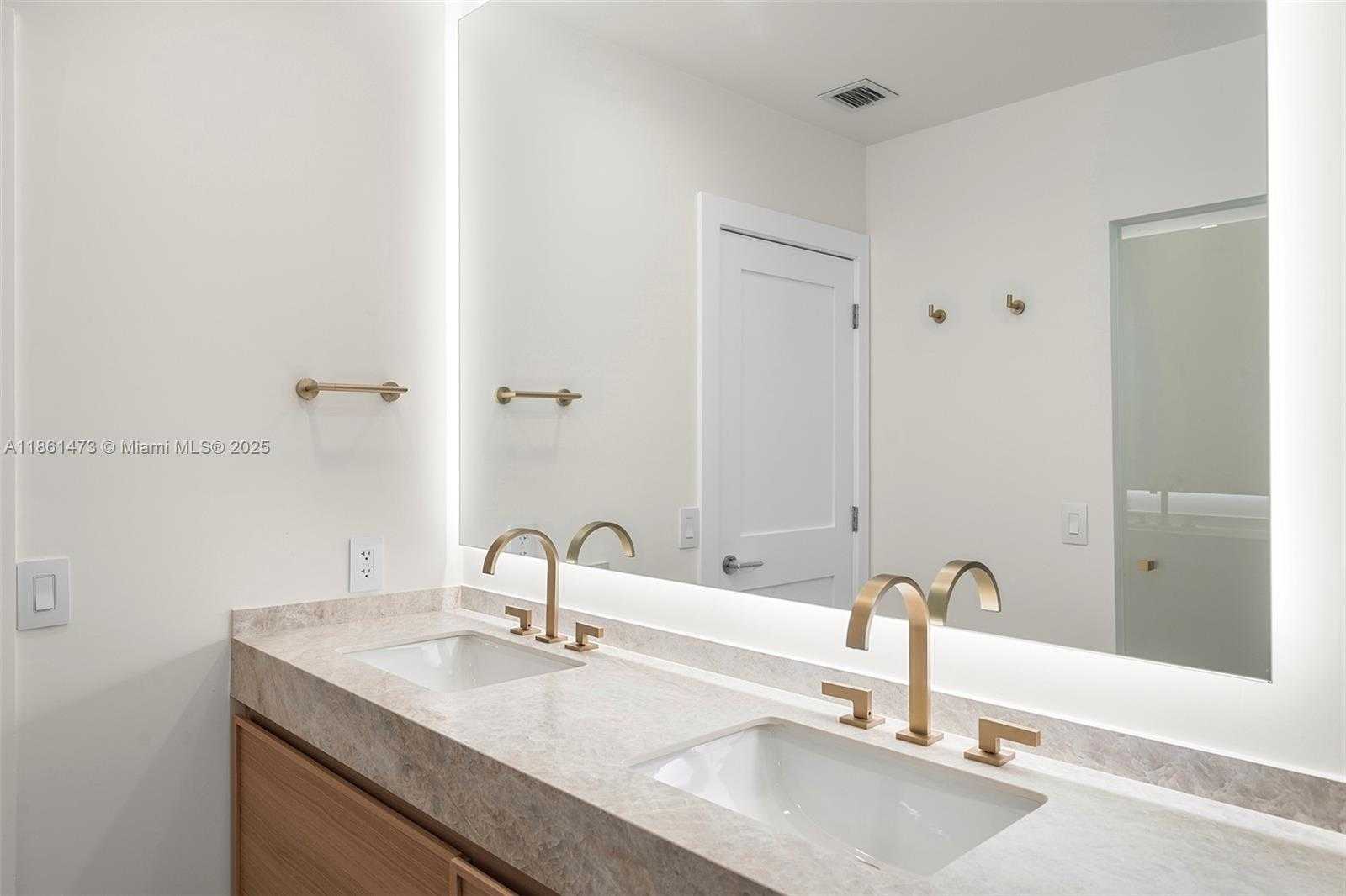 Small Image of 10945 SOUTH WEST 75TH CT, Pinecrest Number 24