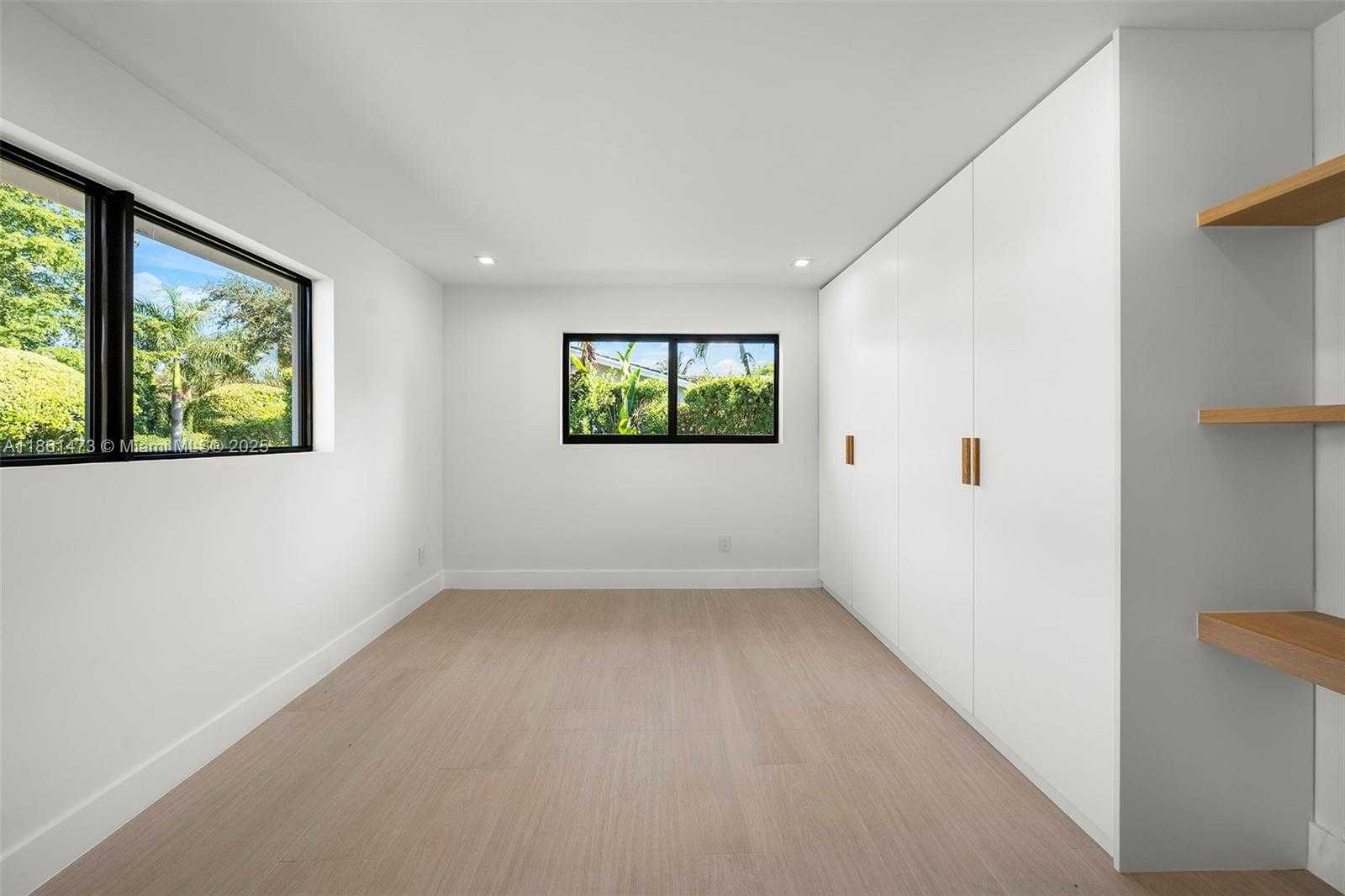 Small Image of 10945 SOUTH WEST 75TH CT, Pinecrest Number 26