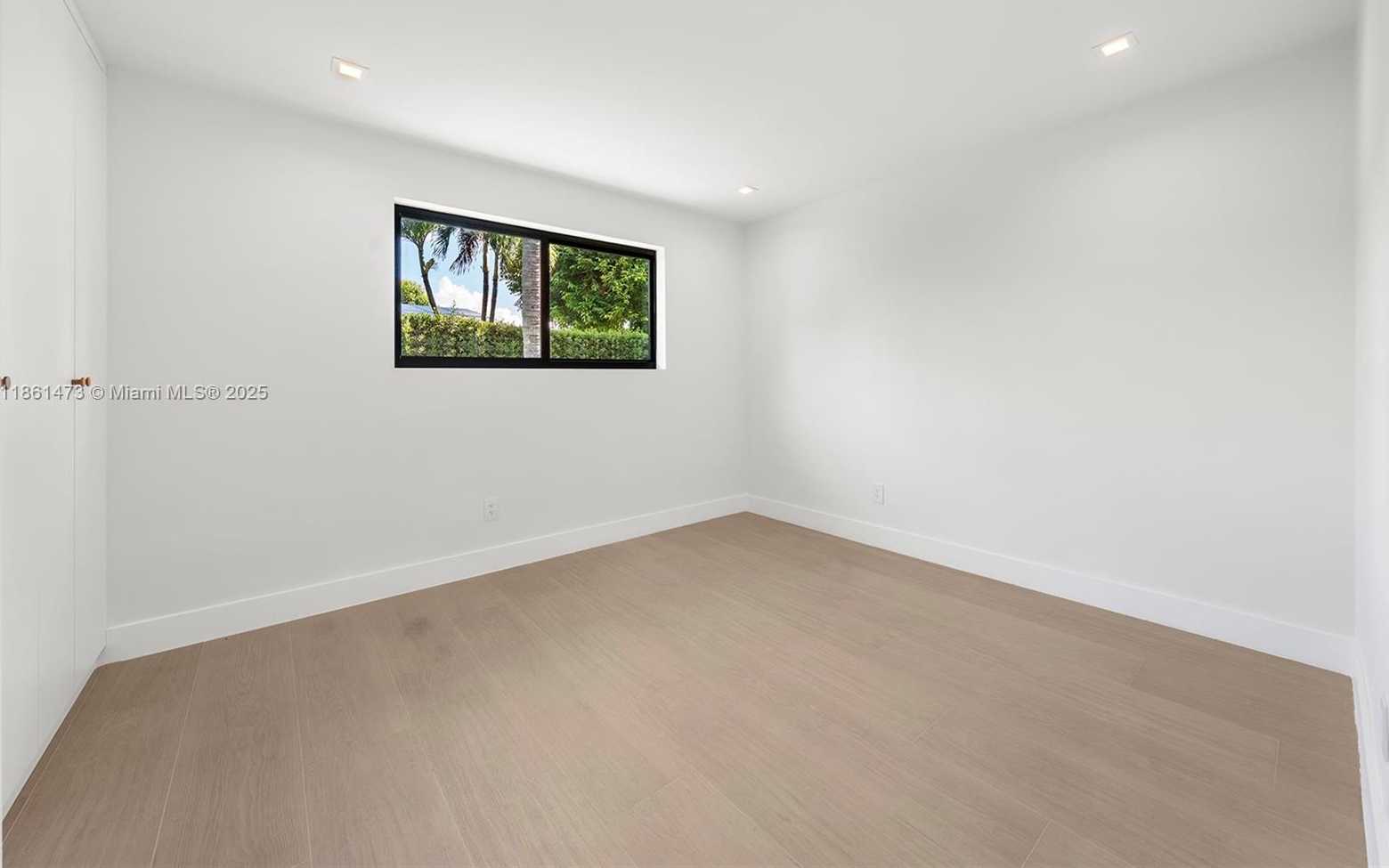 Small Image of 10945 SOUTH WEST 75TH CT, Pinecrest Number 36