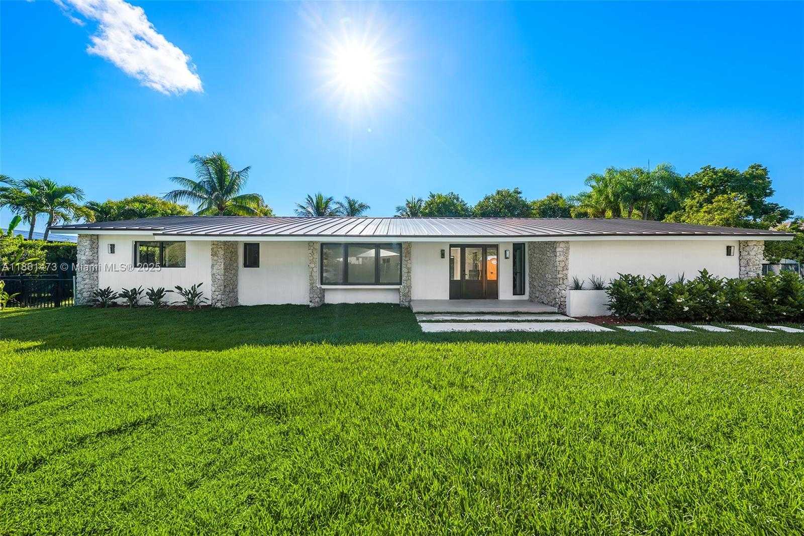 Small Image of 10945 SOUTH WEST 75TH CT, Pinecrest Number 4