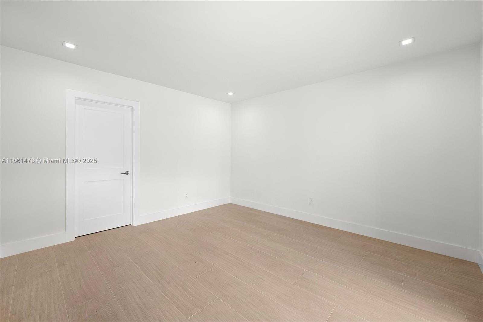 Small Image of 10945 SOUTH WEST 75TH CT, Pinecrest Number 53