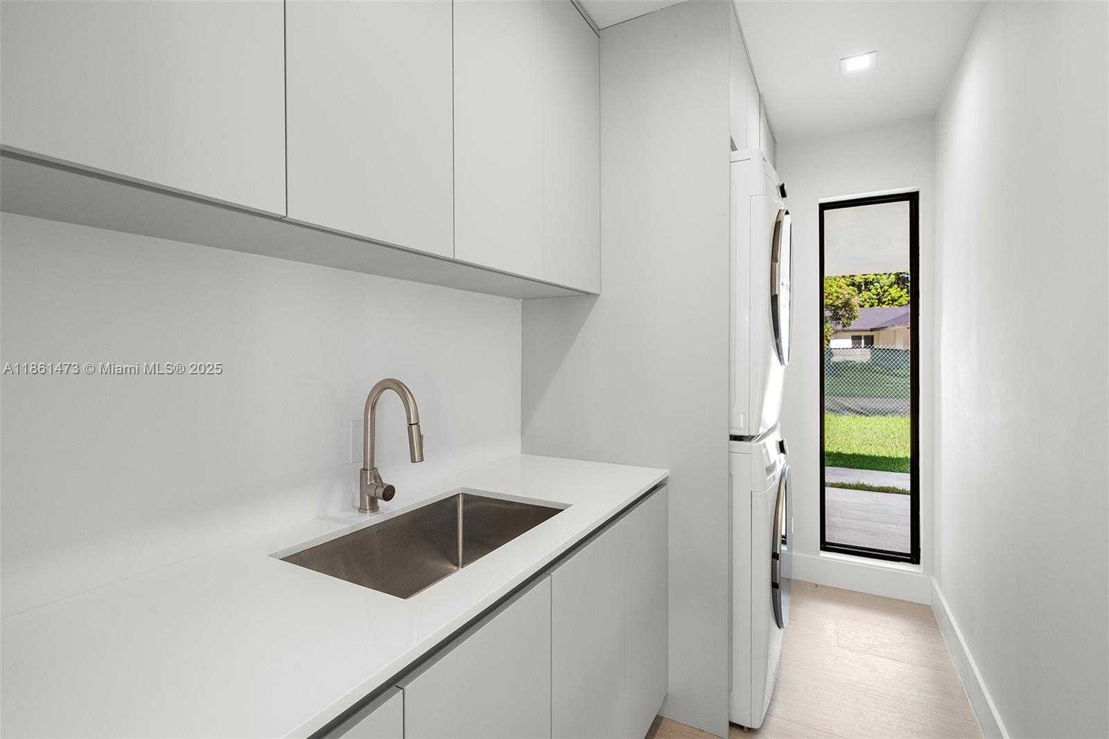 Small Image of 10945 SOUTH WEST 75TH CT, Pinecrest Number 58