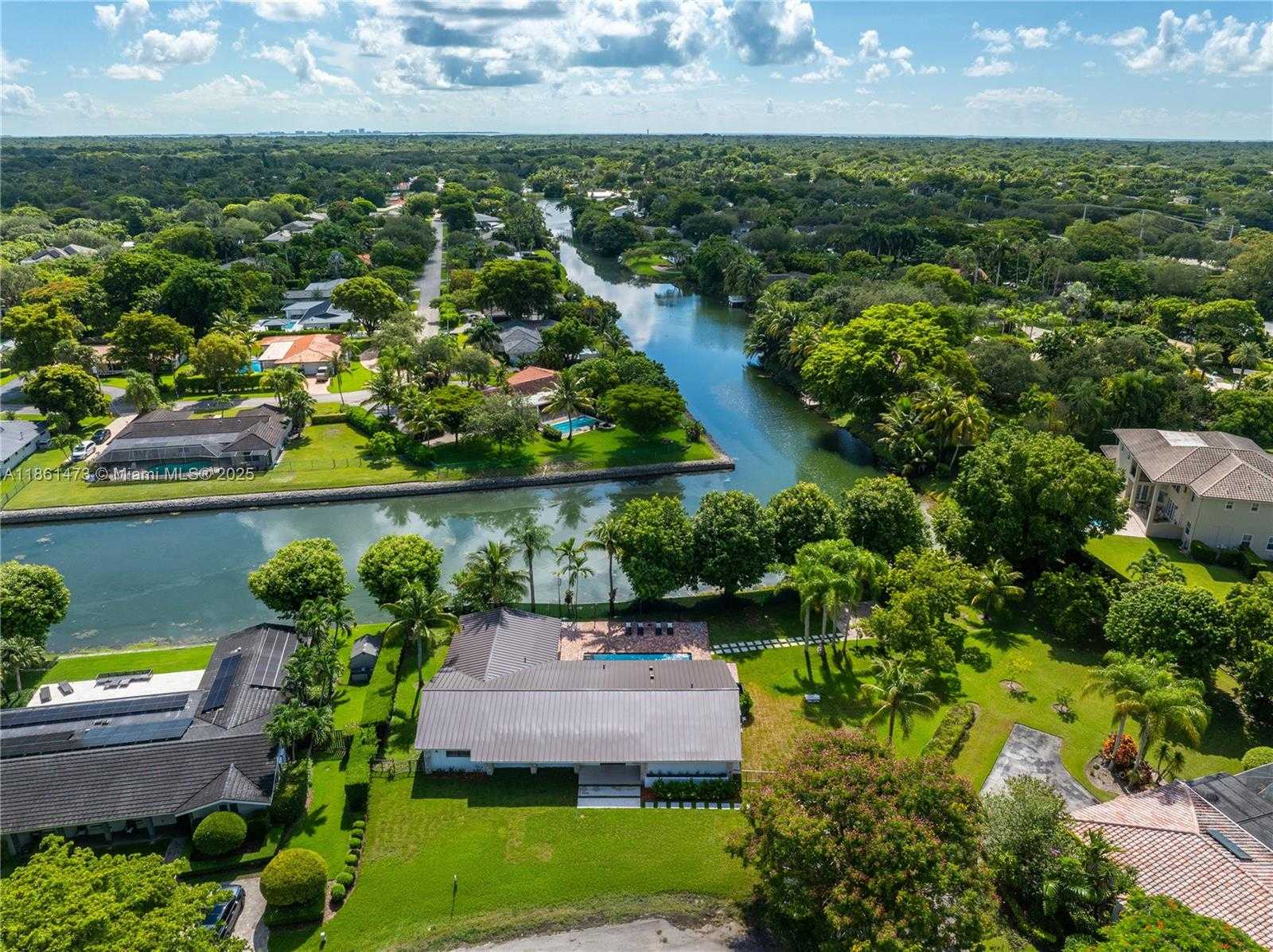 Small Image of 10945 SOUTH WEST 75TH CT, Pinecrest Number 59
