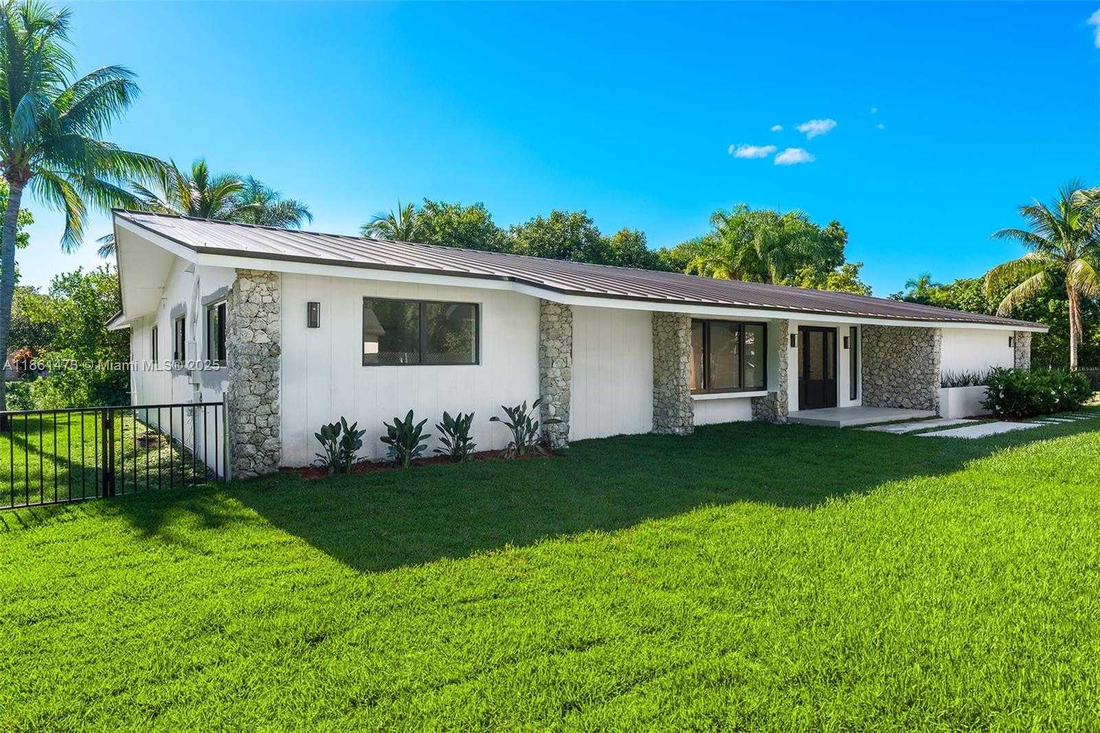 Small Image of 10945 SOUTH WEST 75TH CT, Pinecrest Number 61