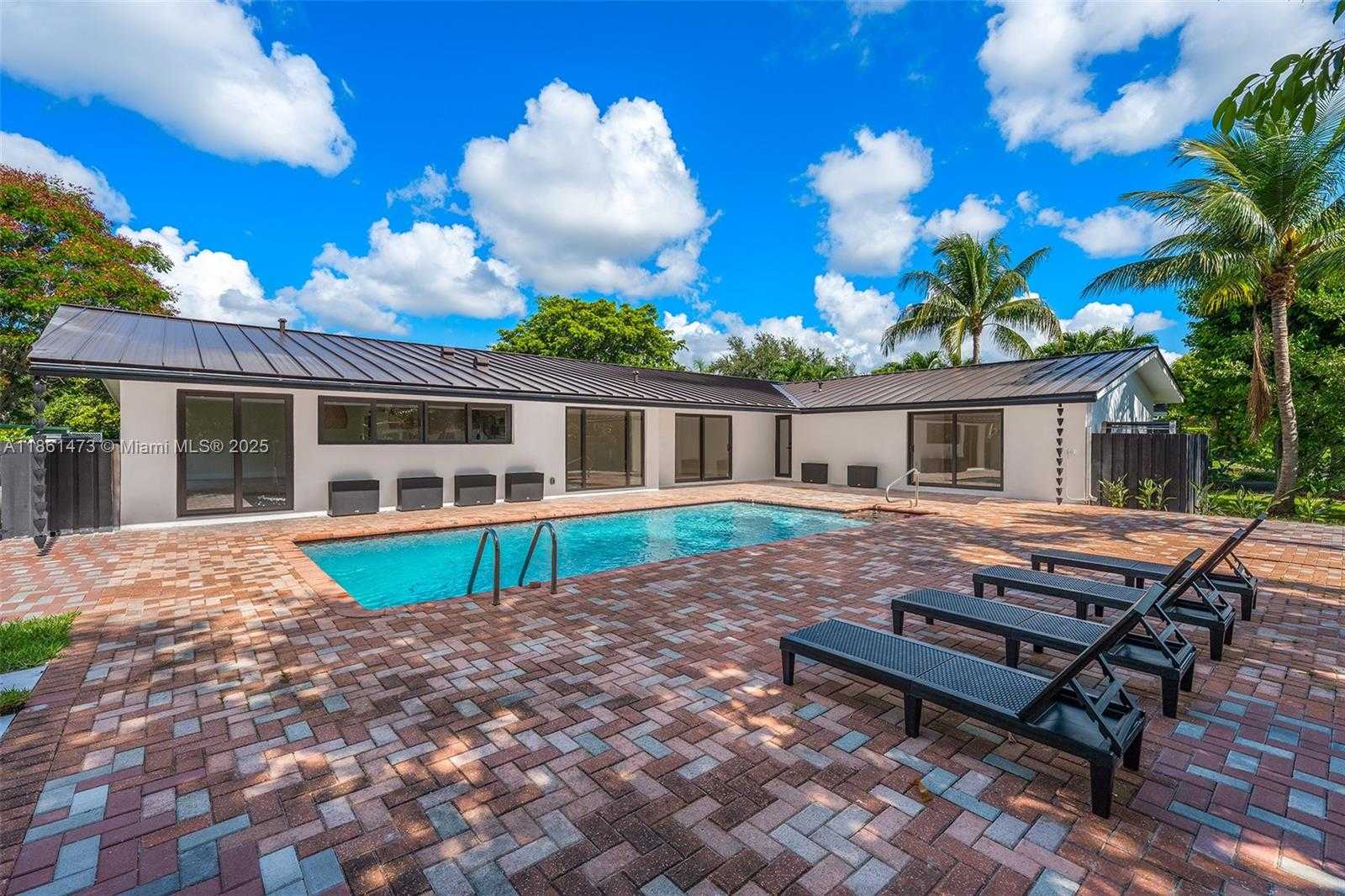 Small Image of 10945 SOUTH WEST 75TH CT, Pinecrest Number 64