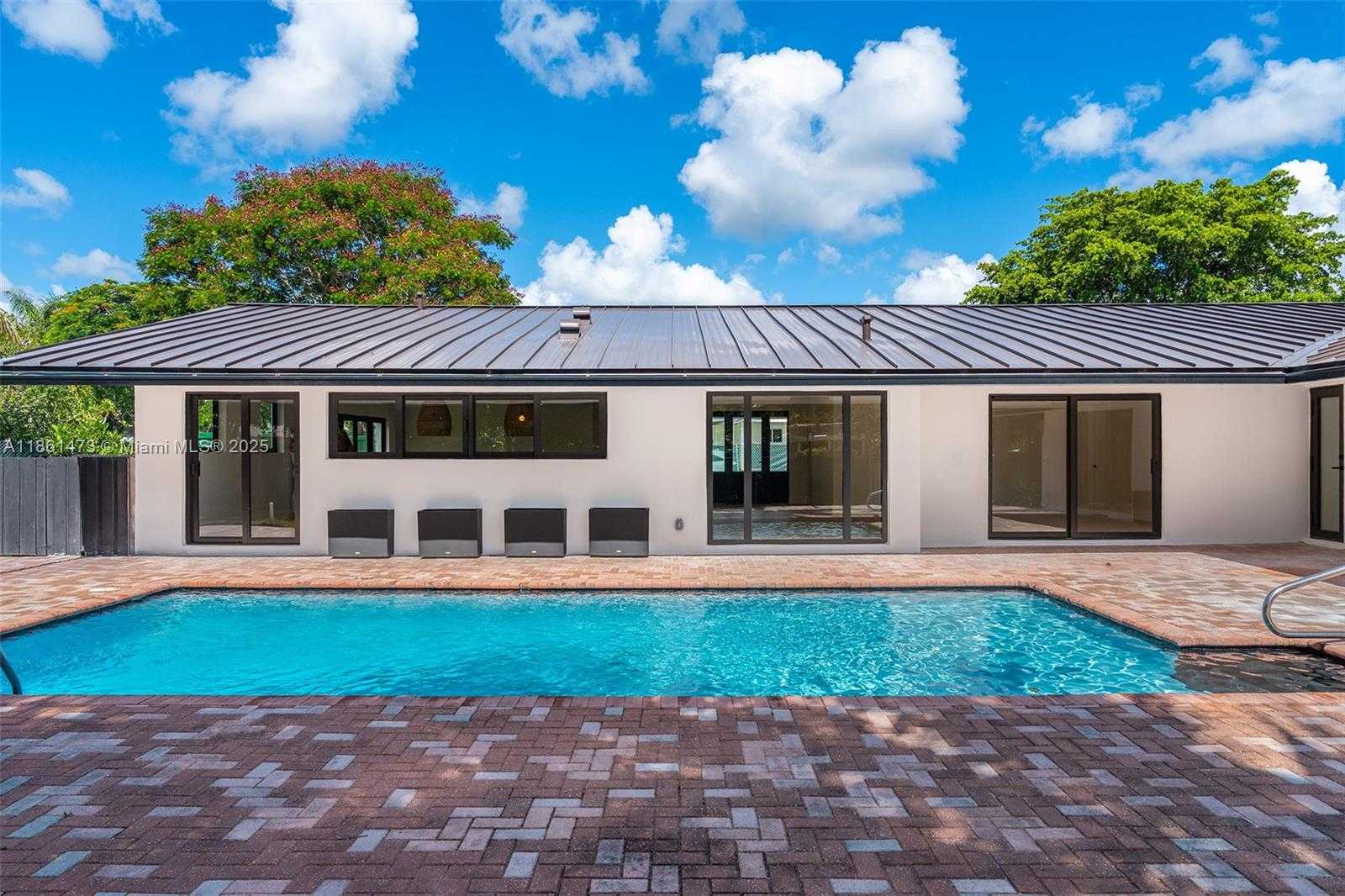 Small Image of 10945 SOUTH WEST 75TH CT, Pinecrest Number 65