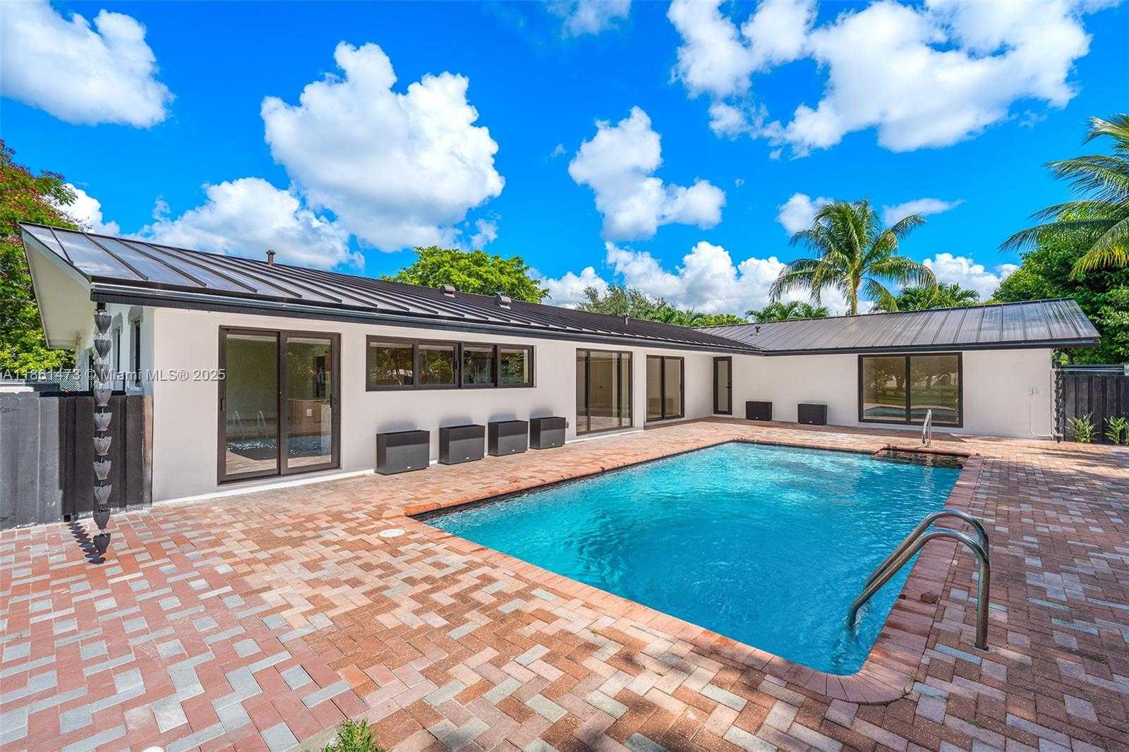 Small Image of 10945 SOUTH WEST 75TH CT, Pinecrest Number 66