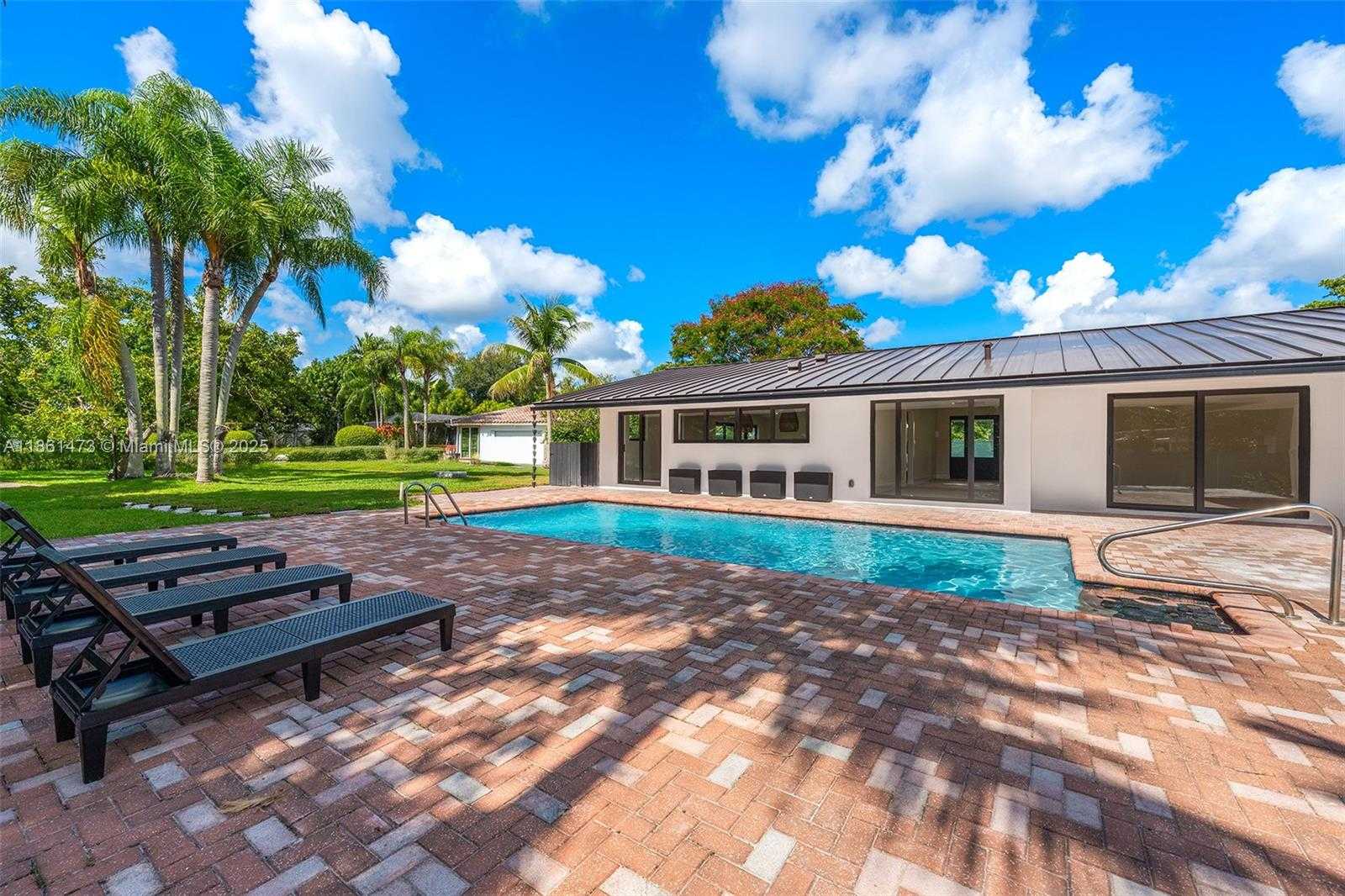 Small Image of 10945 SOUTH WEST 75TH CT, Pinecrest Number 67