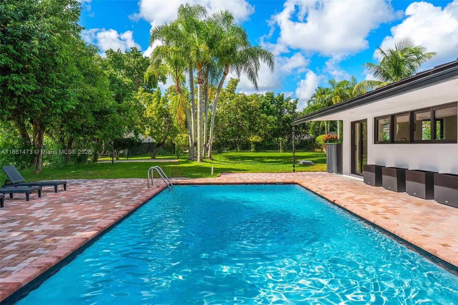 Small Image of 10945 SOUTH WEST 75TH CT, Pinecrest Number 68