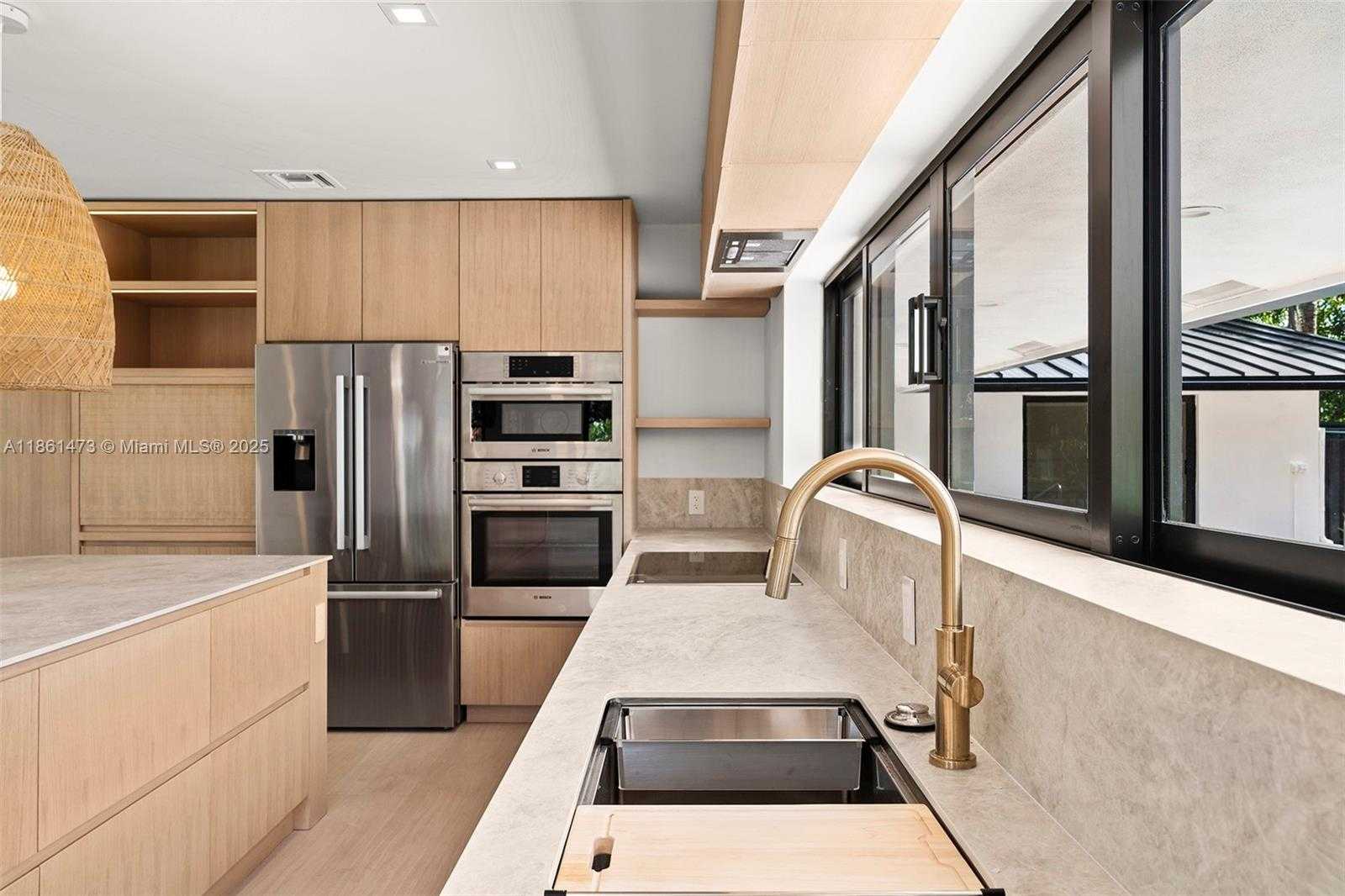 Small Image of 10945 SOUTH WEST 75TH CT, Pinecrest Number 71