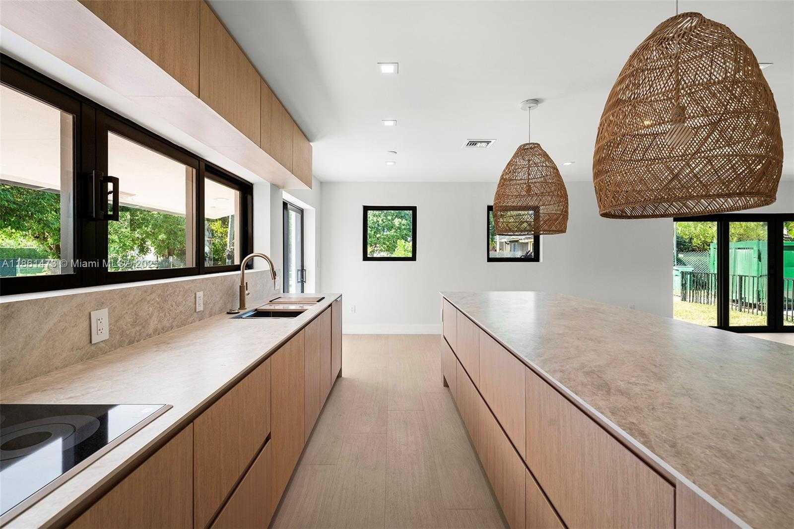 Small Image of 10945 SOUTH WEST 75TH CT, Pinecrest Number 9